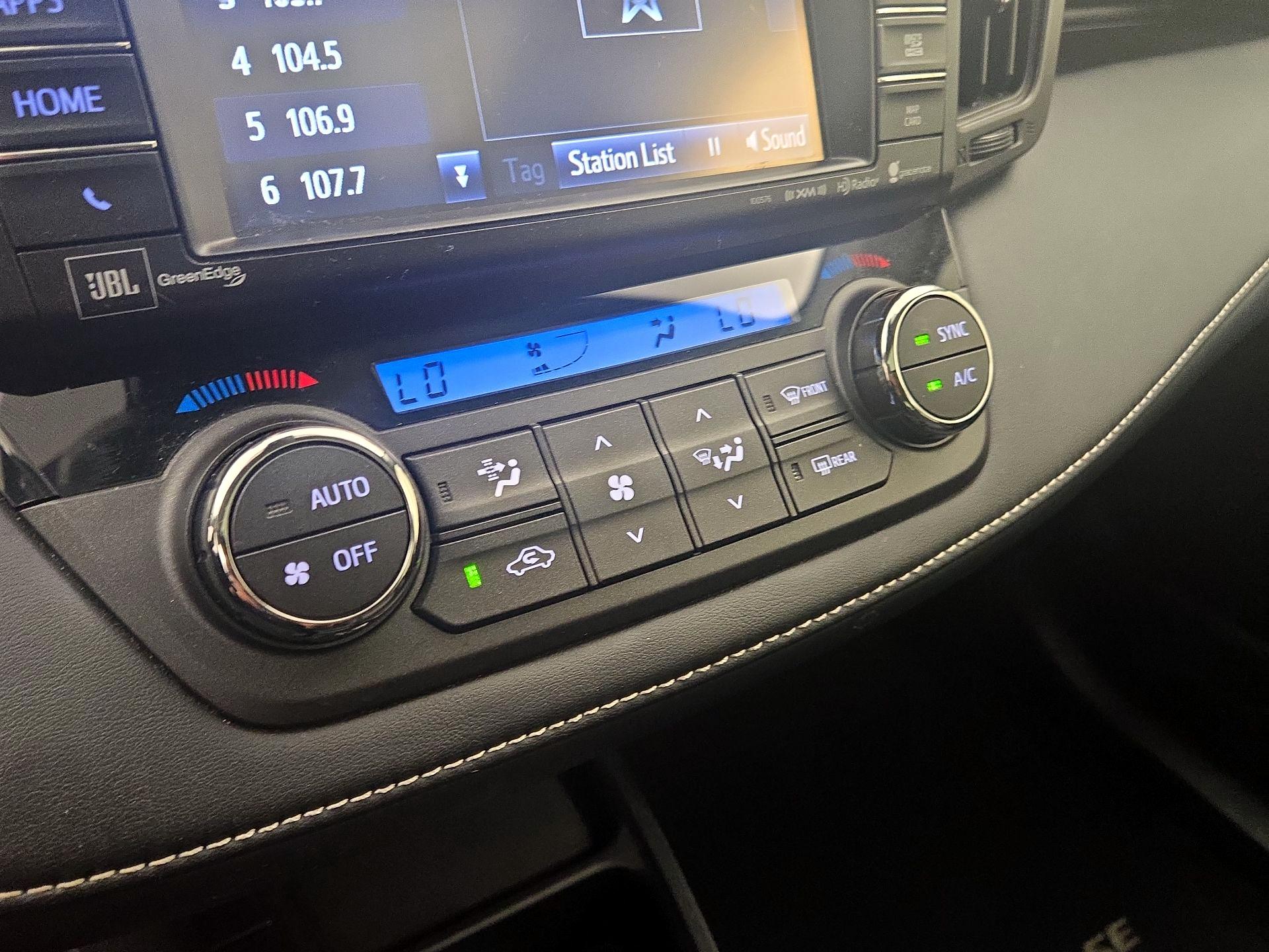 Thumbnail: 2018 Toyota RAV4 - 15