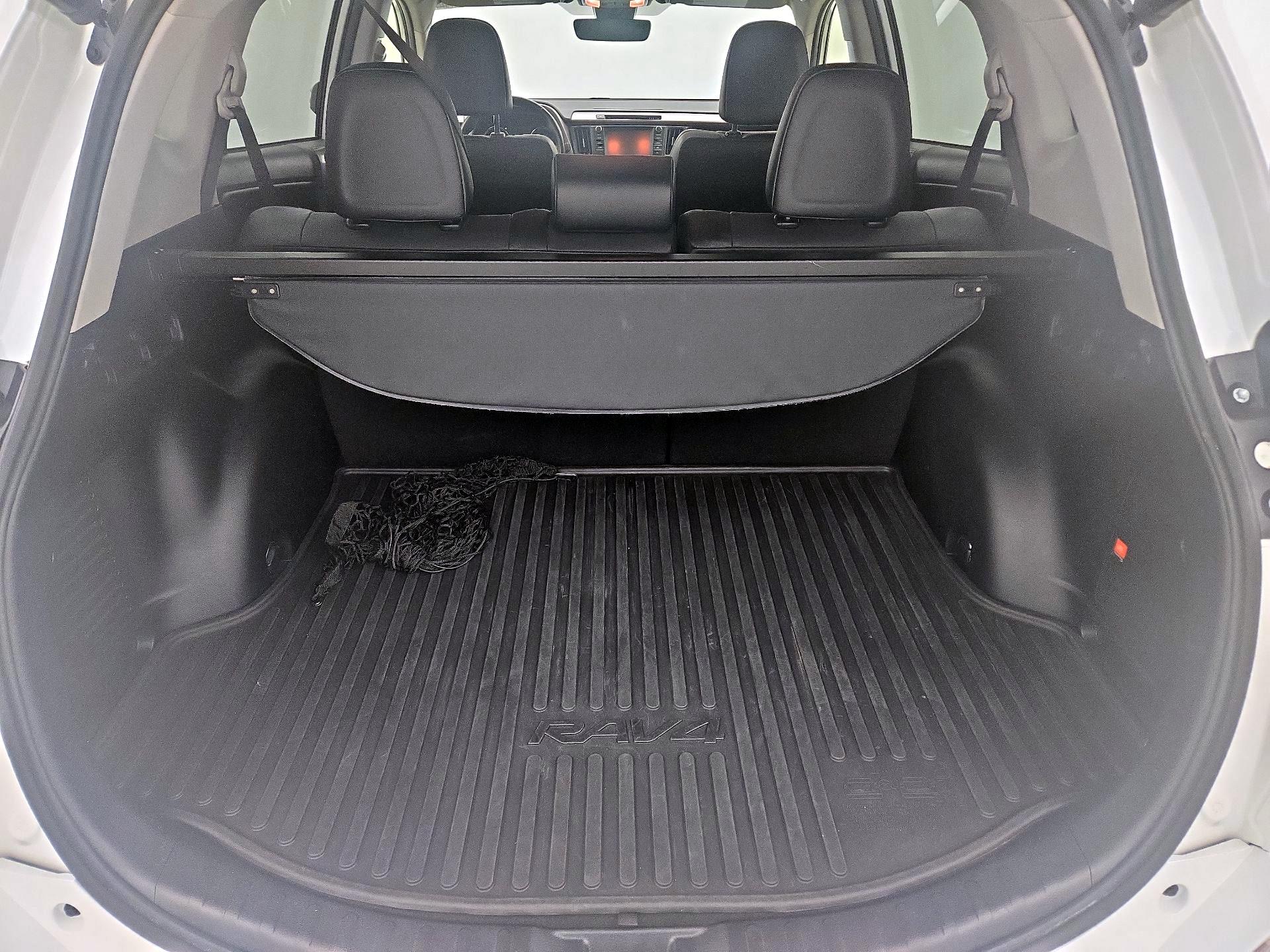 Thumbnail: 2018 Toyota RAV4 - 19
