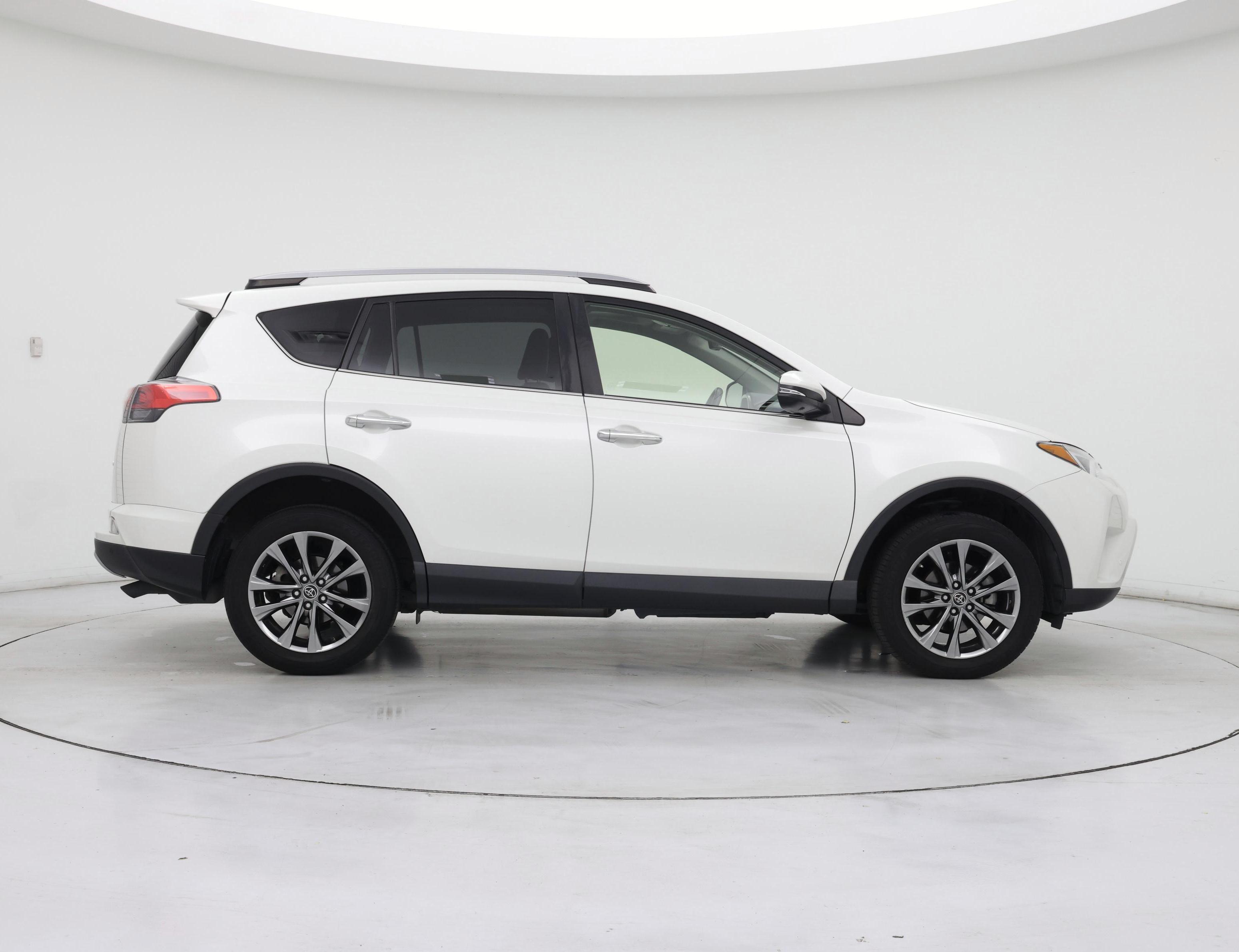 Thumbnail: 2018 Toyota RAV4 - 7