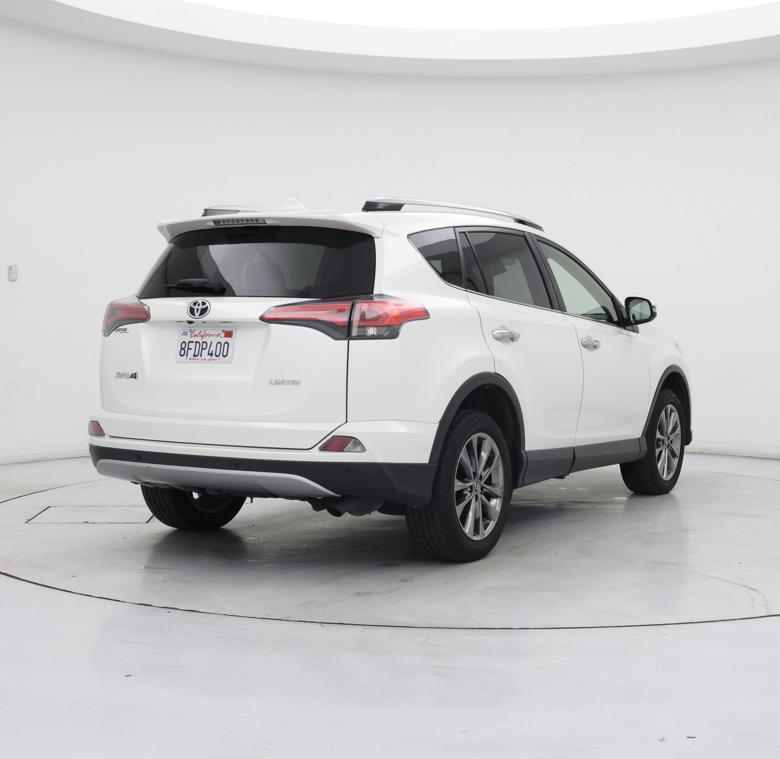 Thumbnail: 2018 Toyota RAV4 - 8