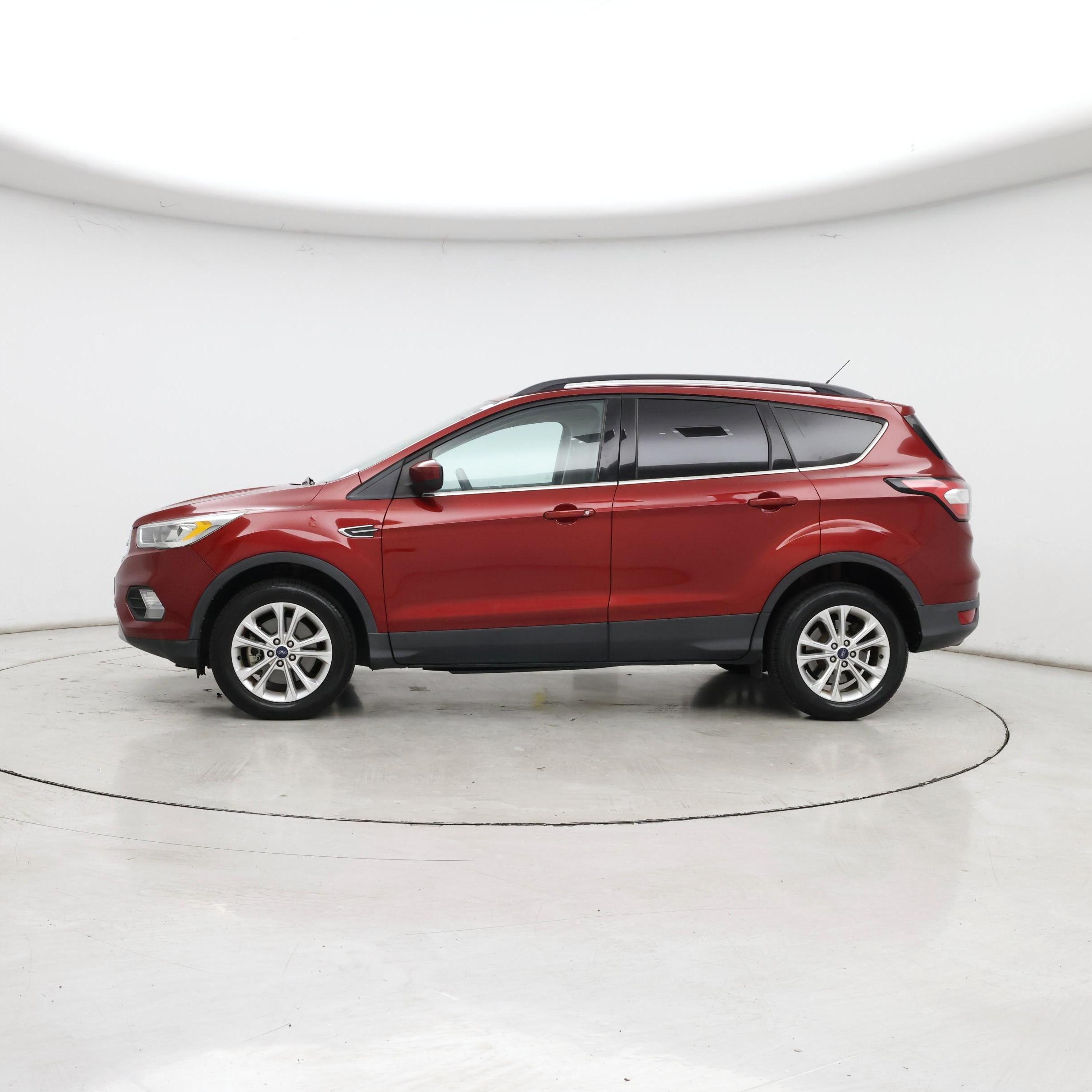 Thumbnail: 2017 Ford Escape - 3