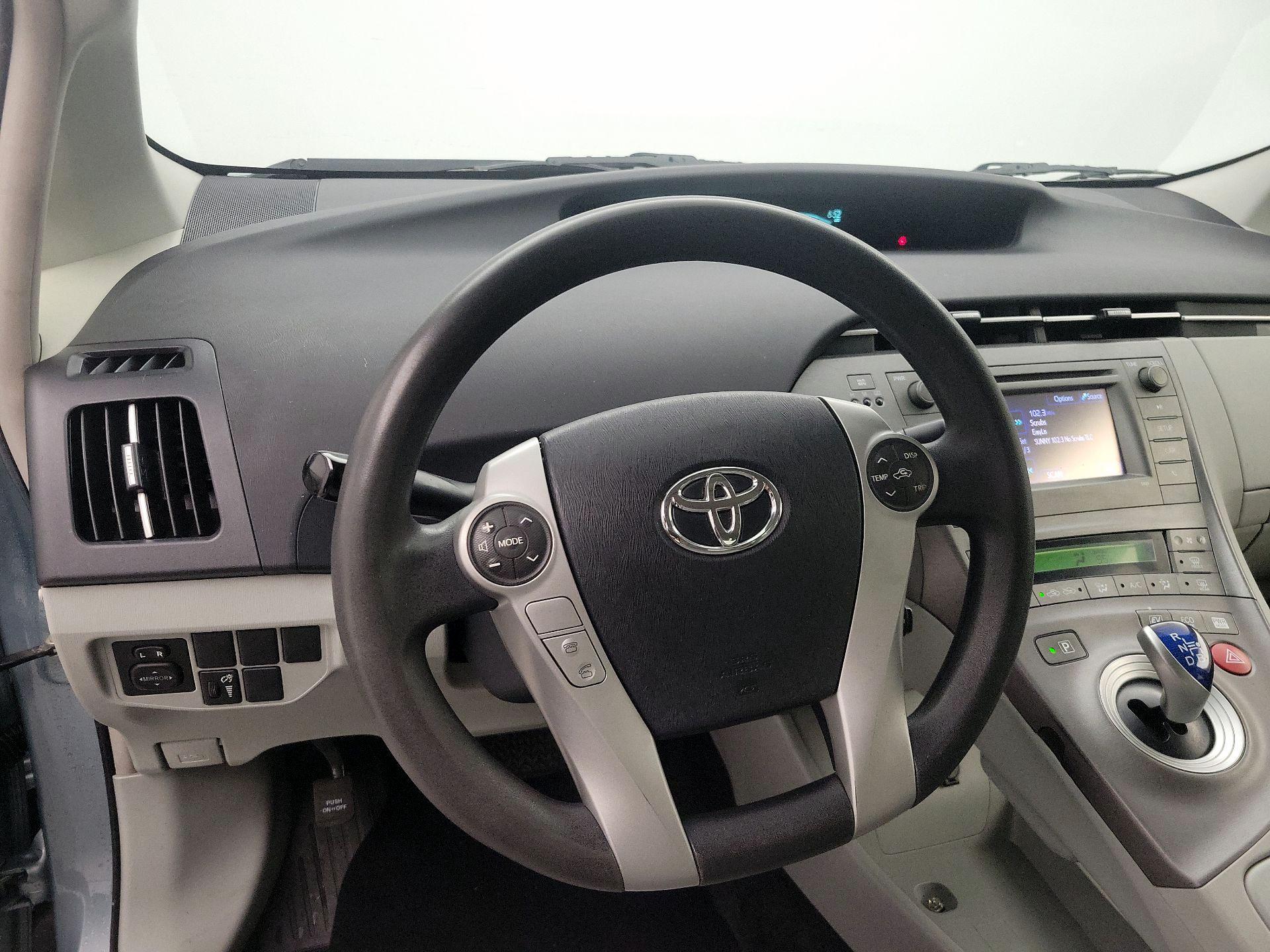 Thumbnail: 2015 Toyota Prius - 10