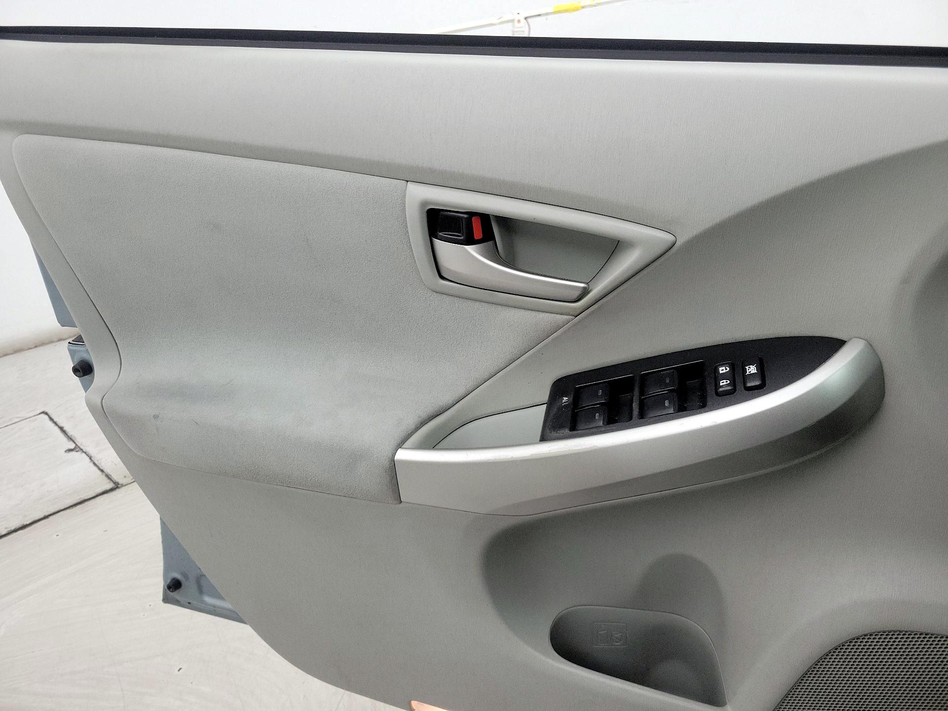 Thumbnail: 2015 Toyota Prius - 12