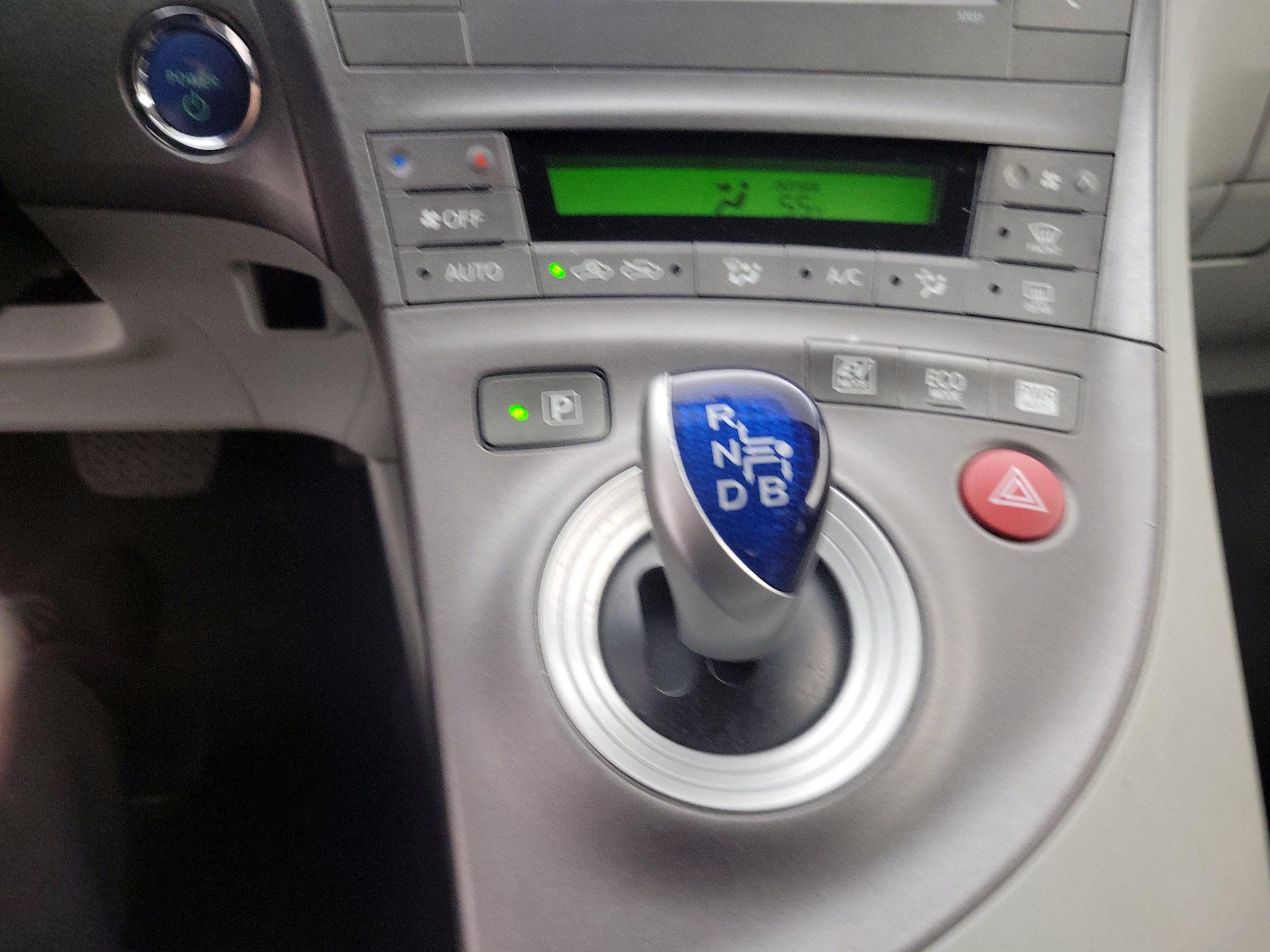 Thumbnail: 2015 Toyota Prius - 17