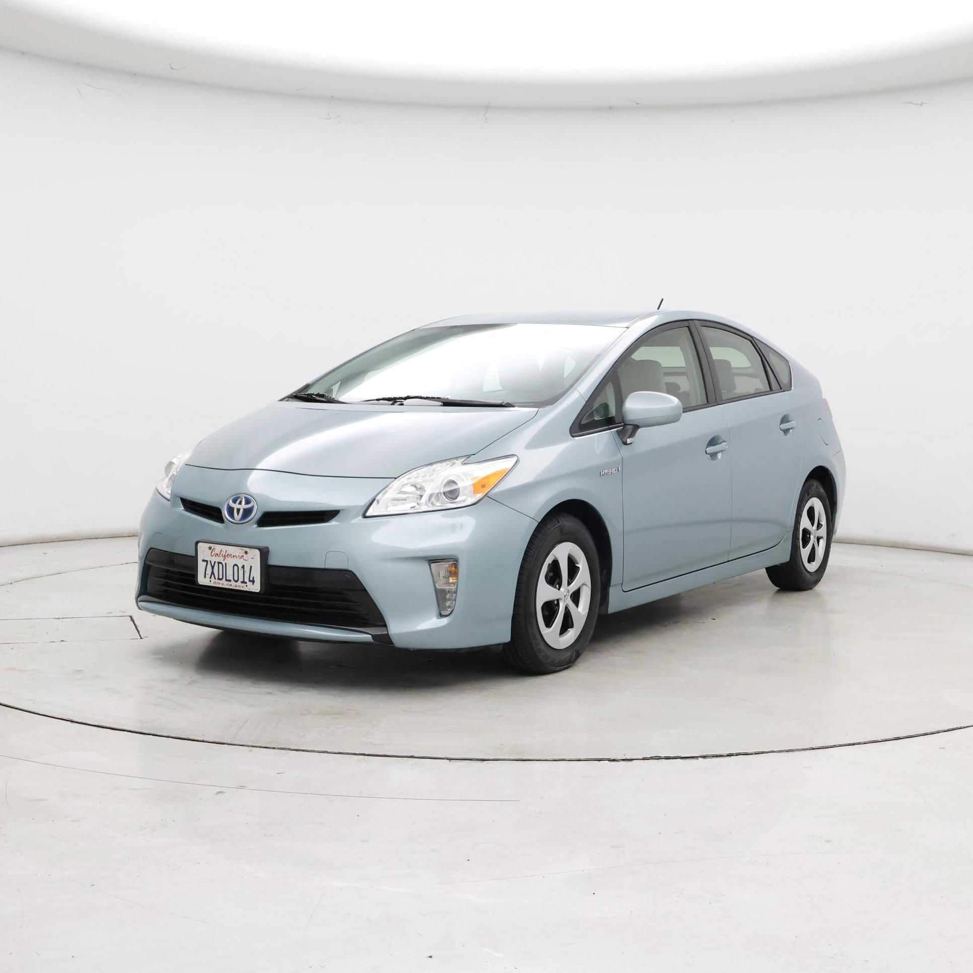 Thumbnail: 2015 Toyota Prius - 4