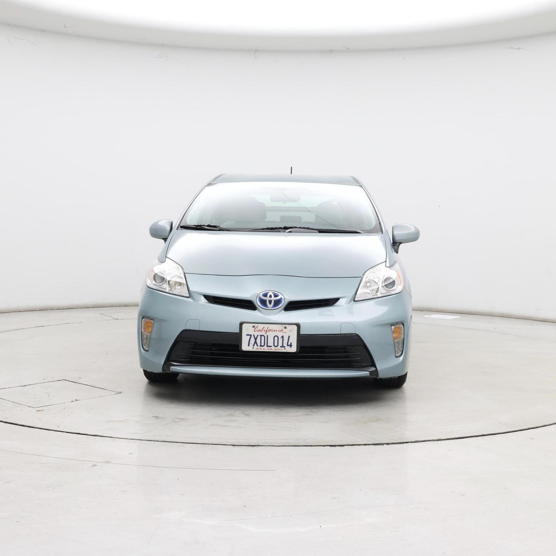 Thumbnail: 2015 Toyota Prius - 5