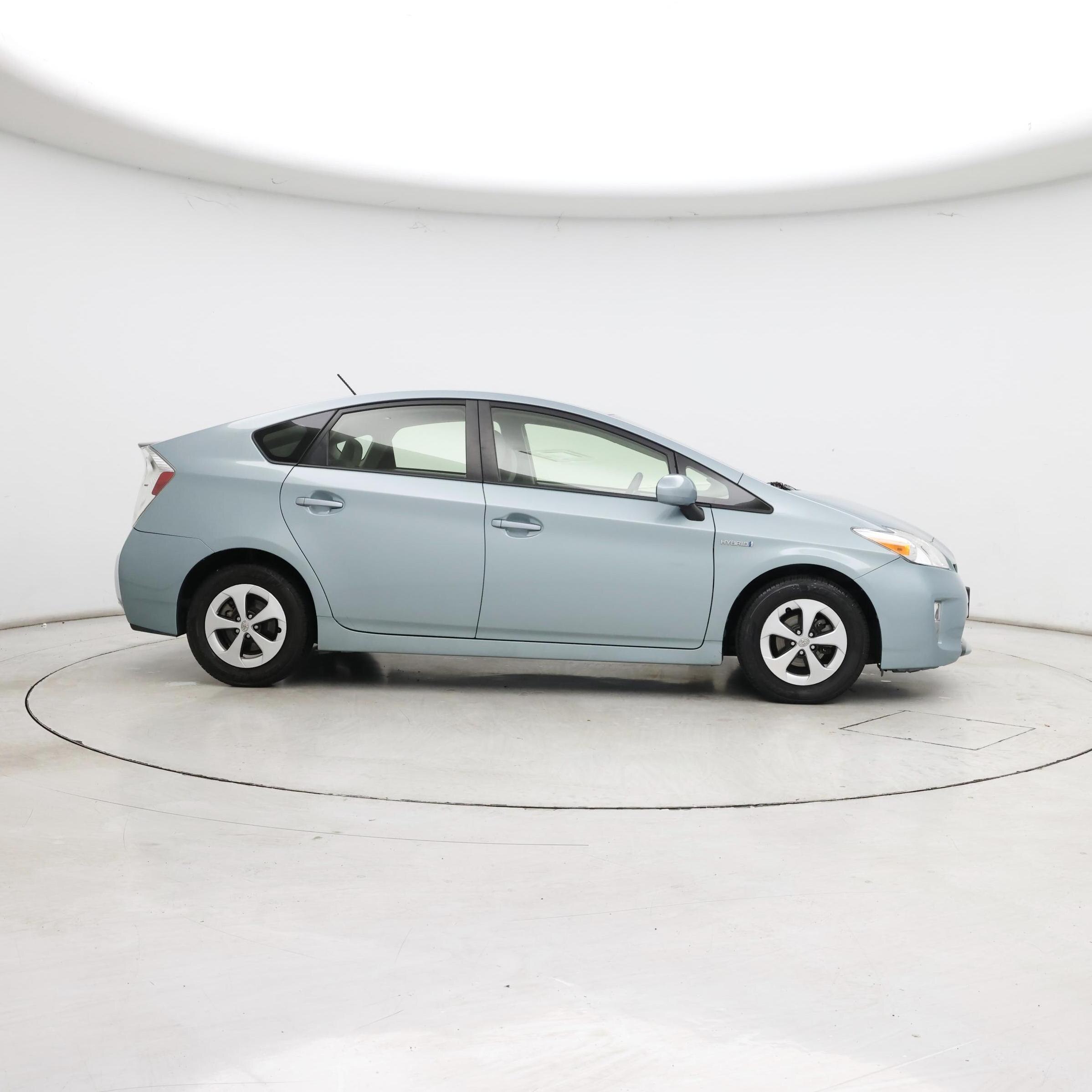Thumbnail: 2015 Toyota Prius - 7