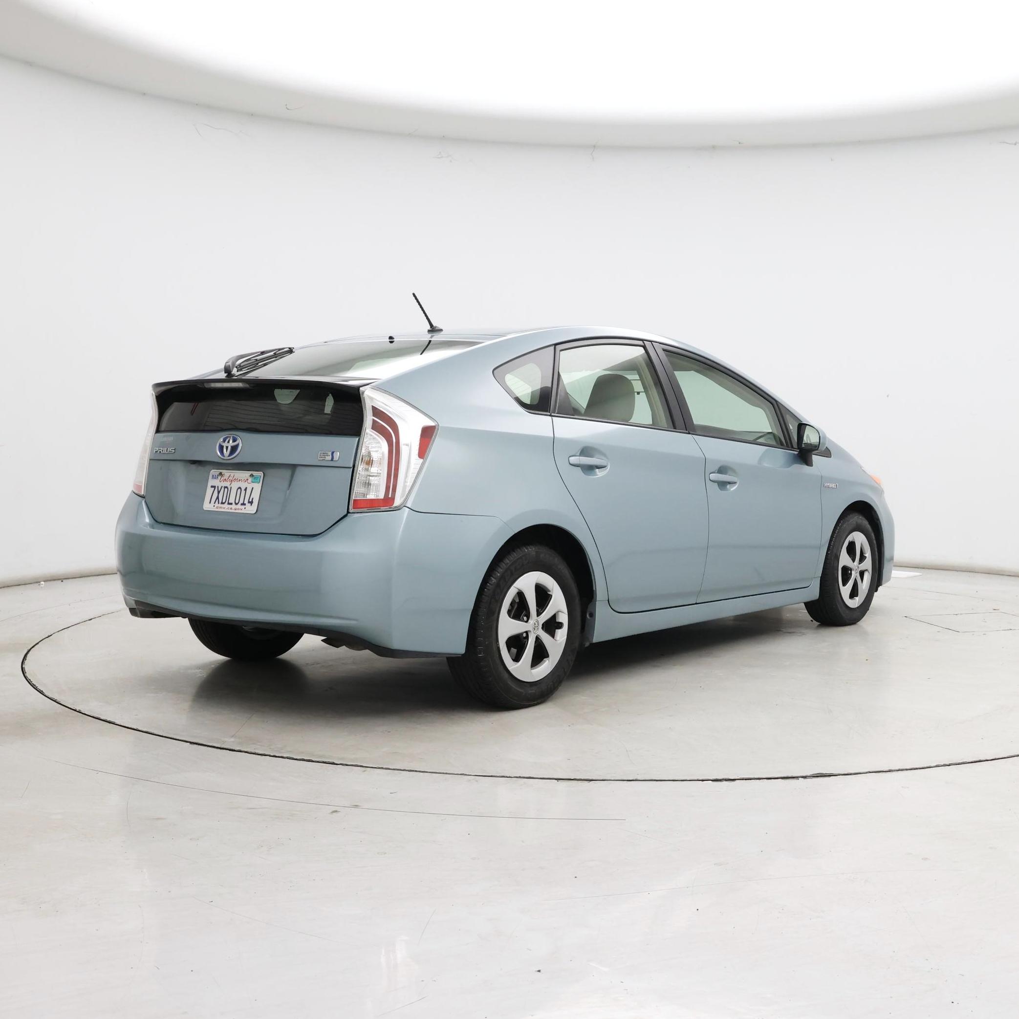 Thumbnail: 2015 Toyota Prius - 8