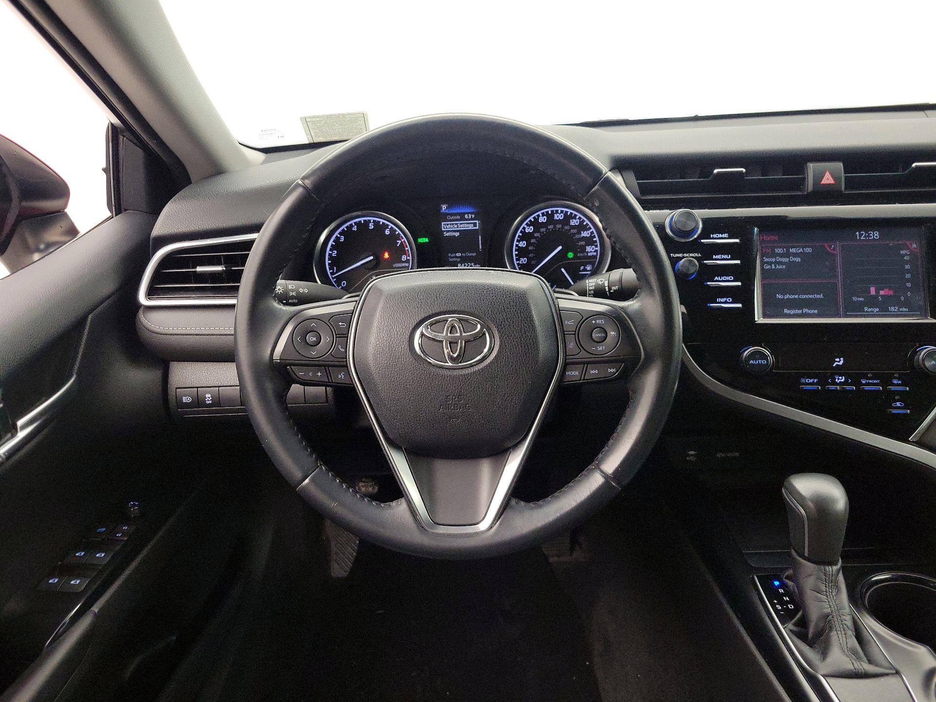 Thumbnail: 2018 Toyota Camry - 10