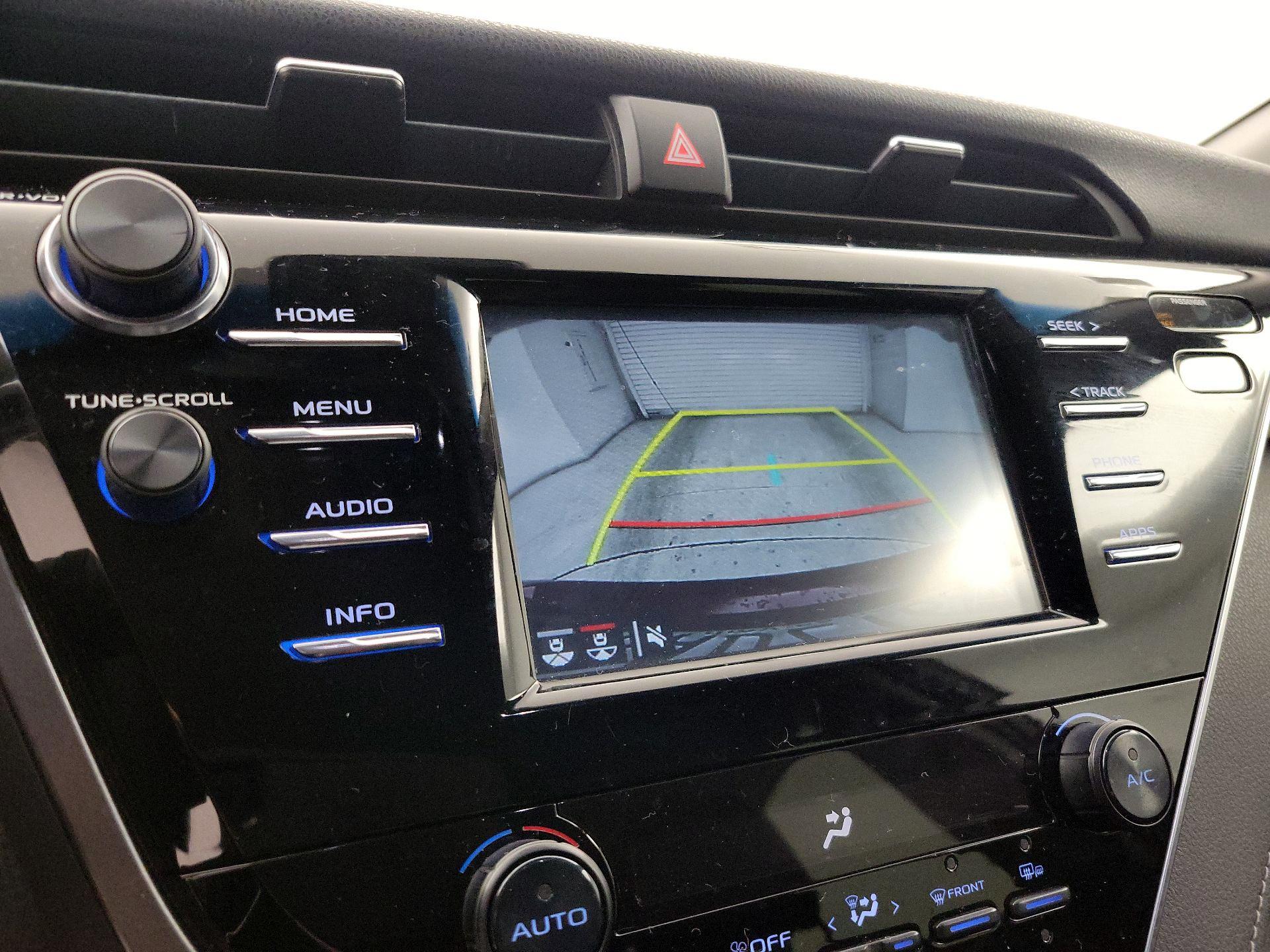 Thumbnail: 2018 Toyota Camry - 14