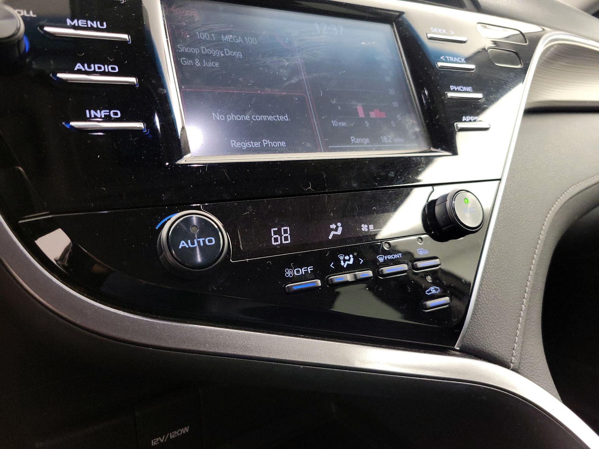 Thumbnail: 2018 Toyota Camry - 16