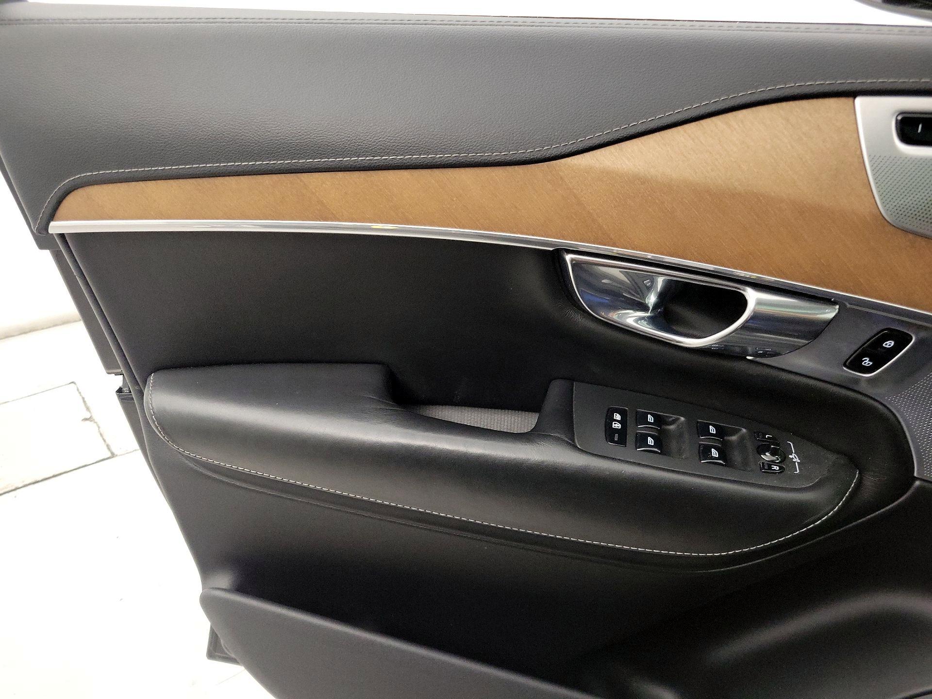 Thumbnail: 2018 Volvo XC90 - 12