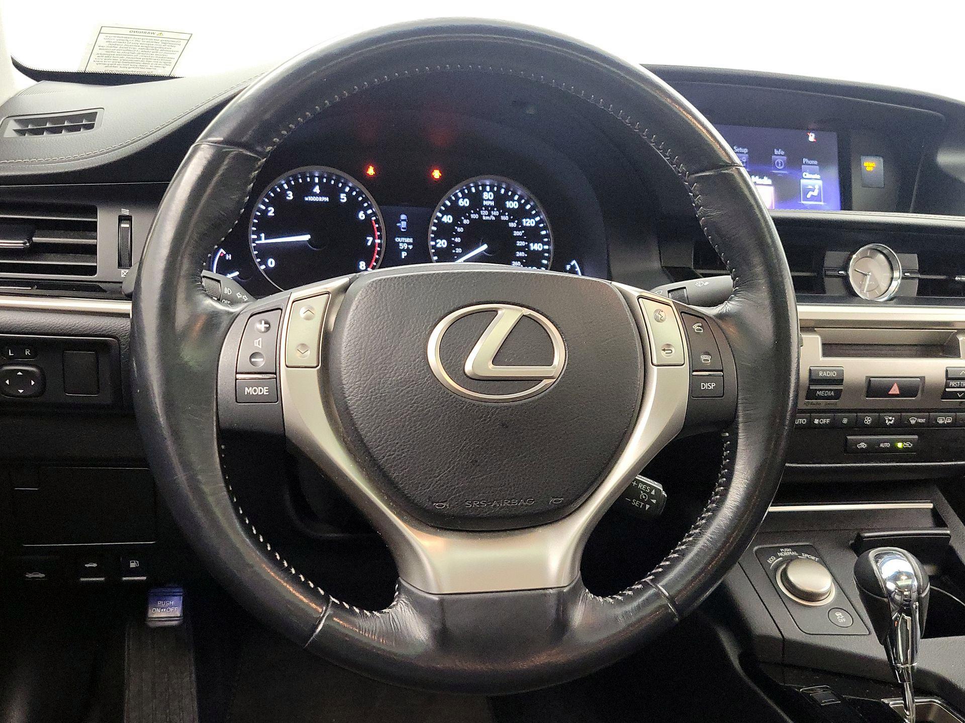 Thumbnail: 2015 Lexus ES - 10
