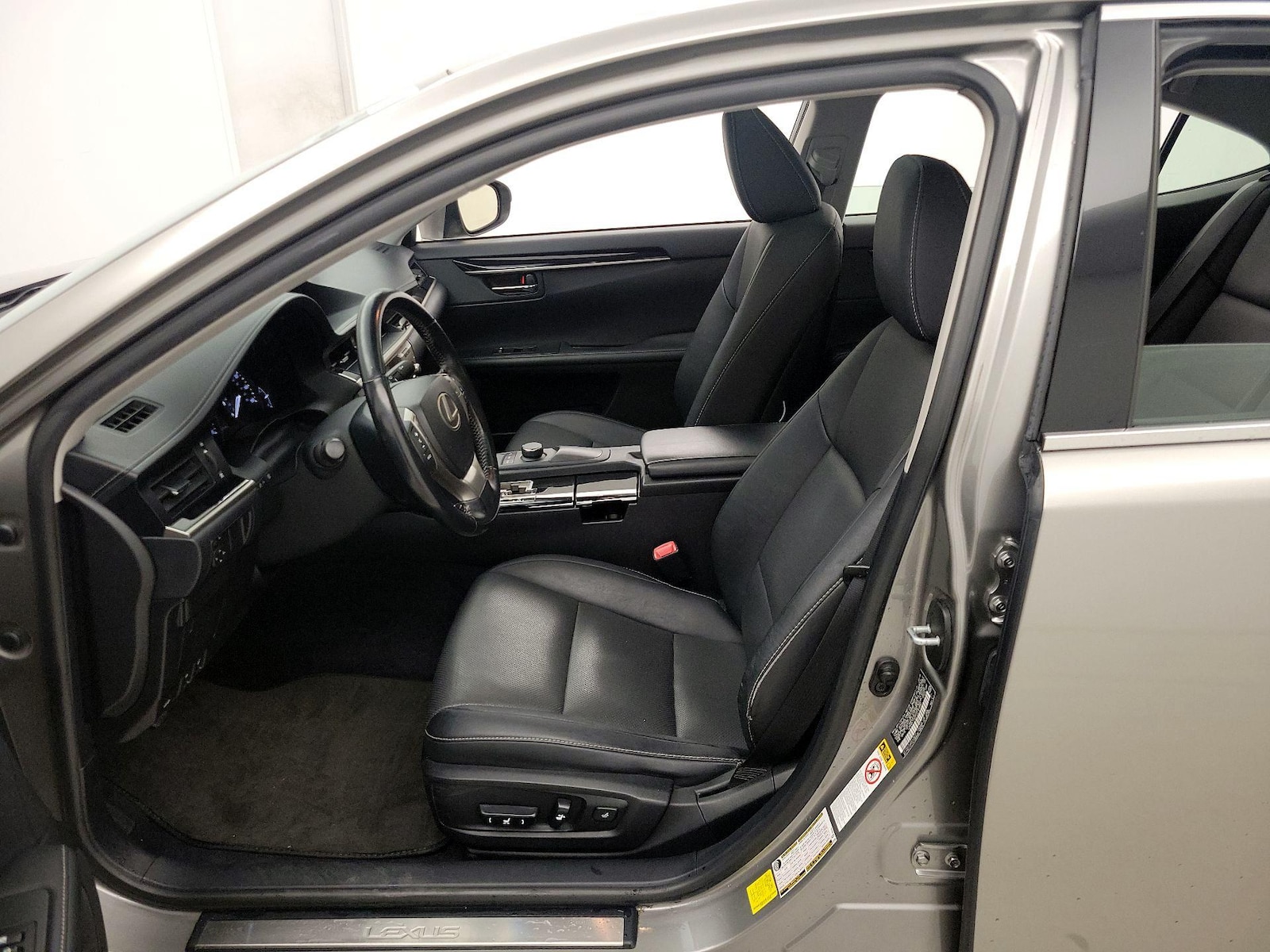 2015 Lexus ES 350 - Photo 12