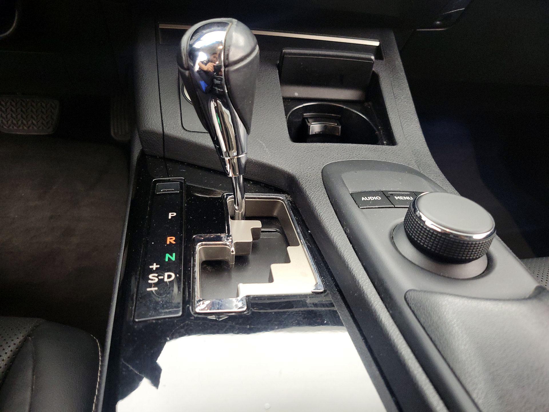 Thumbnail: 2015 Lexus ES - 17