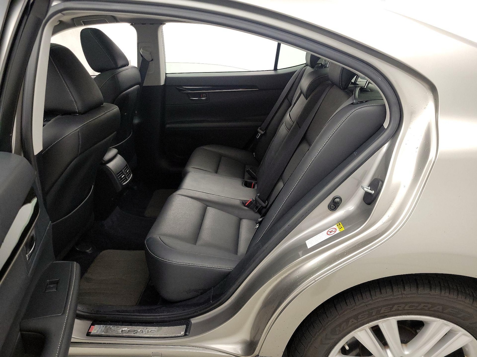 2015 Lexus ES 350 - Photo 21