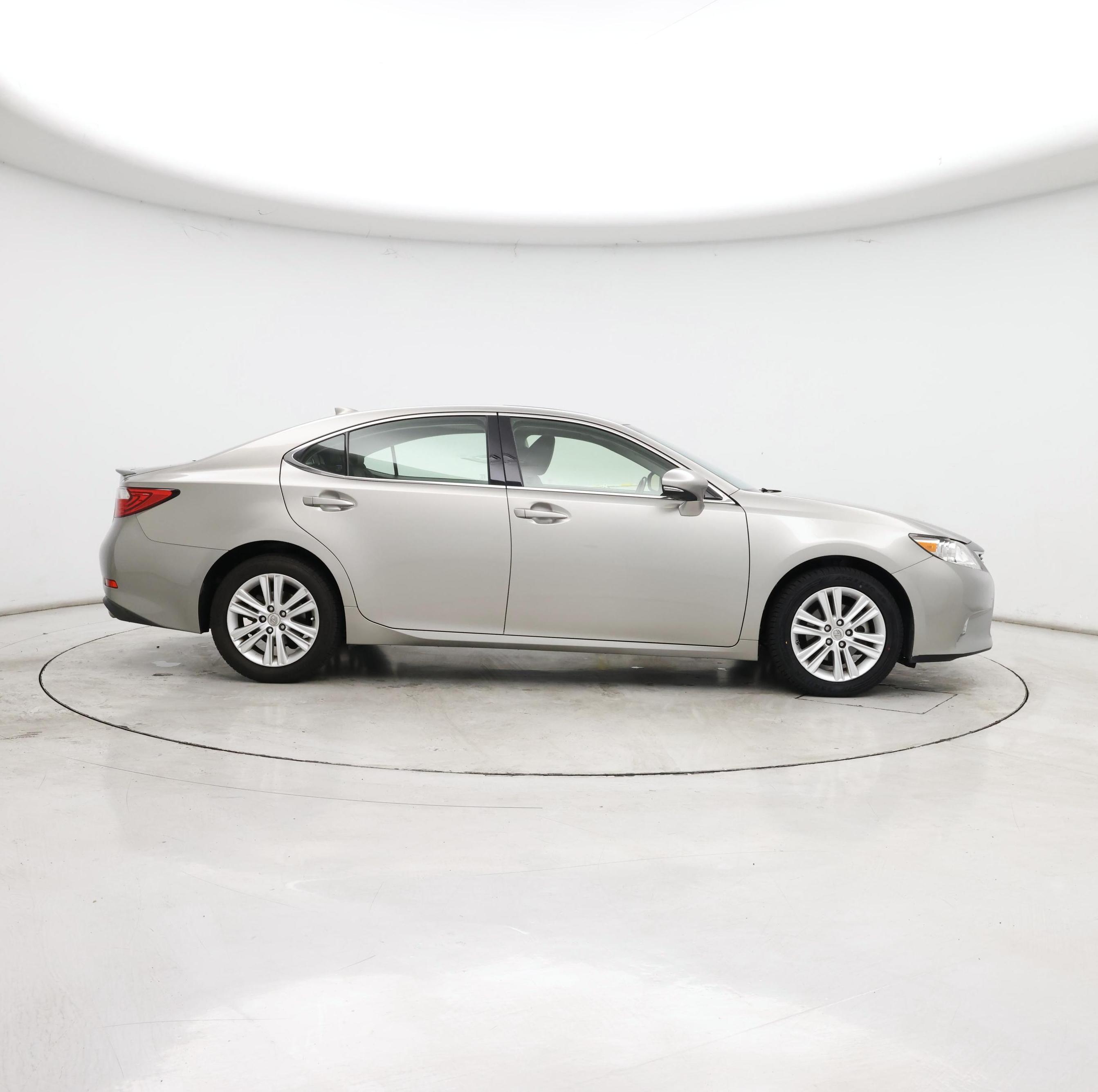 Thumbnail: 2015 Lexus ES - 7