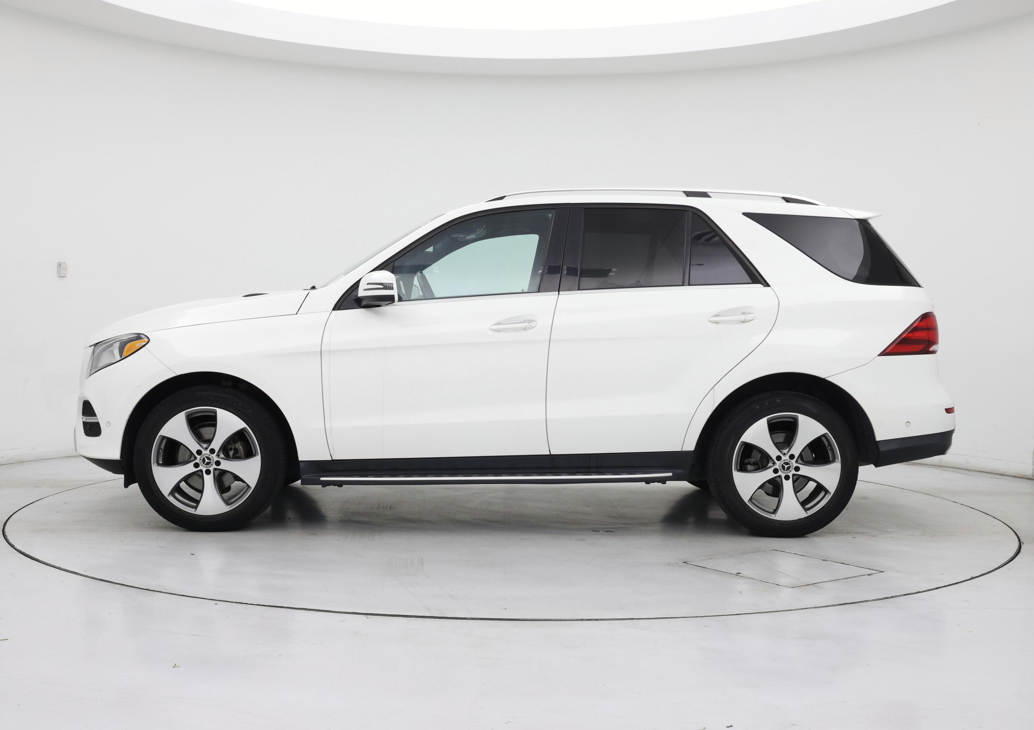 Thumbnail: 2018 Mercedes-Benz GLE - 3