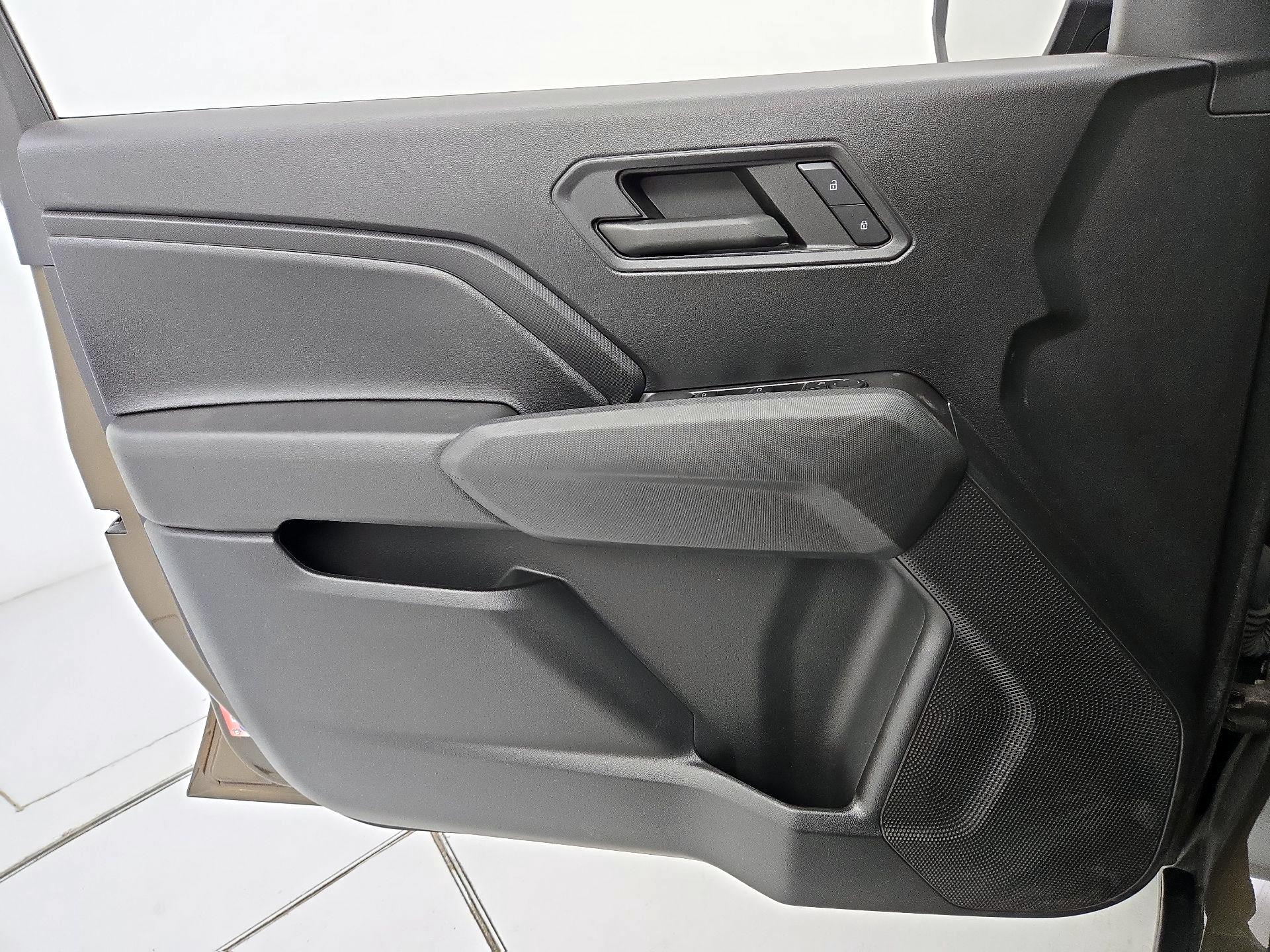 Thumbnail: 2023 Chevrolet Colorado - 12