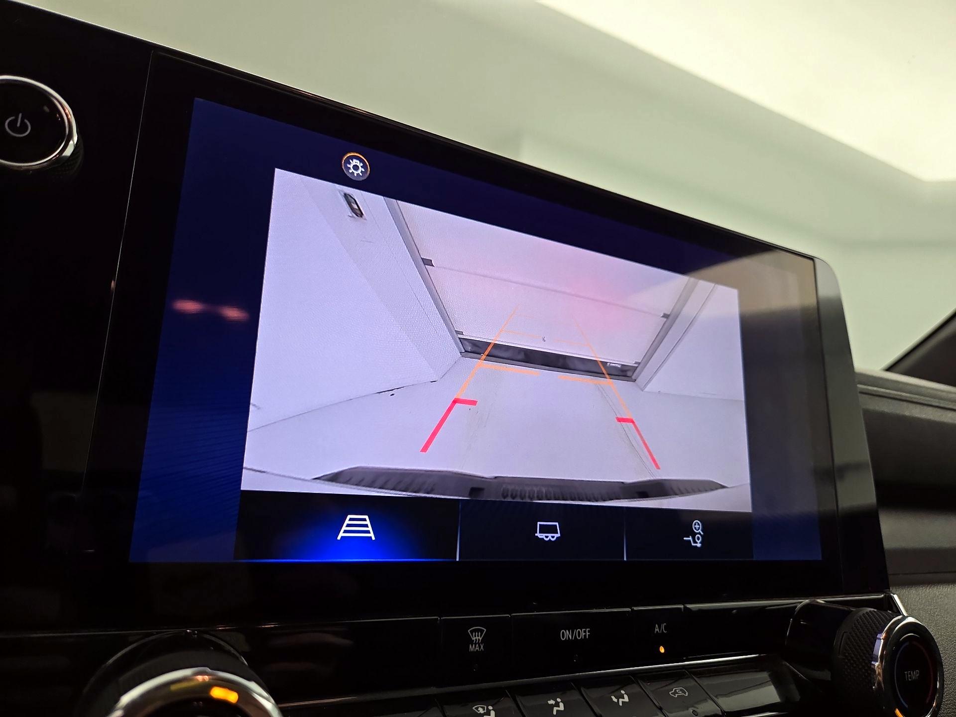 Thumbnail: 2023 Chevrolet Colorado - 14