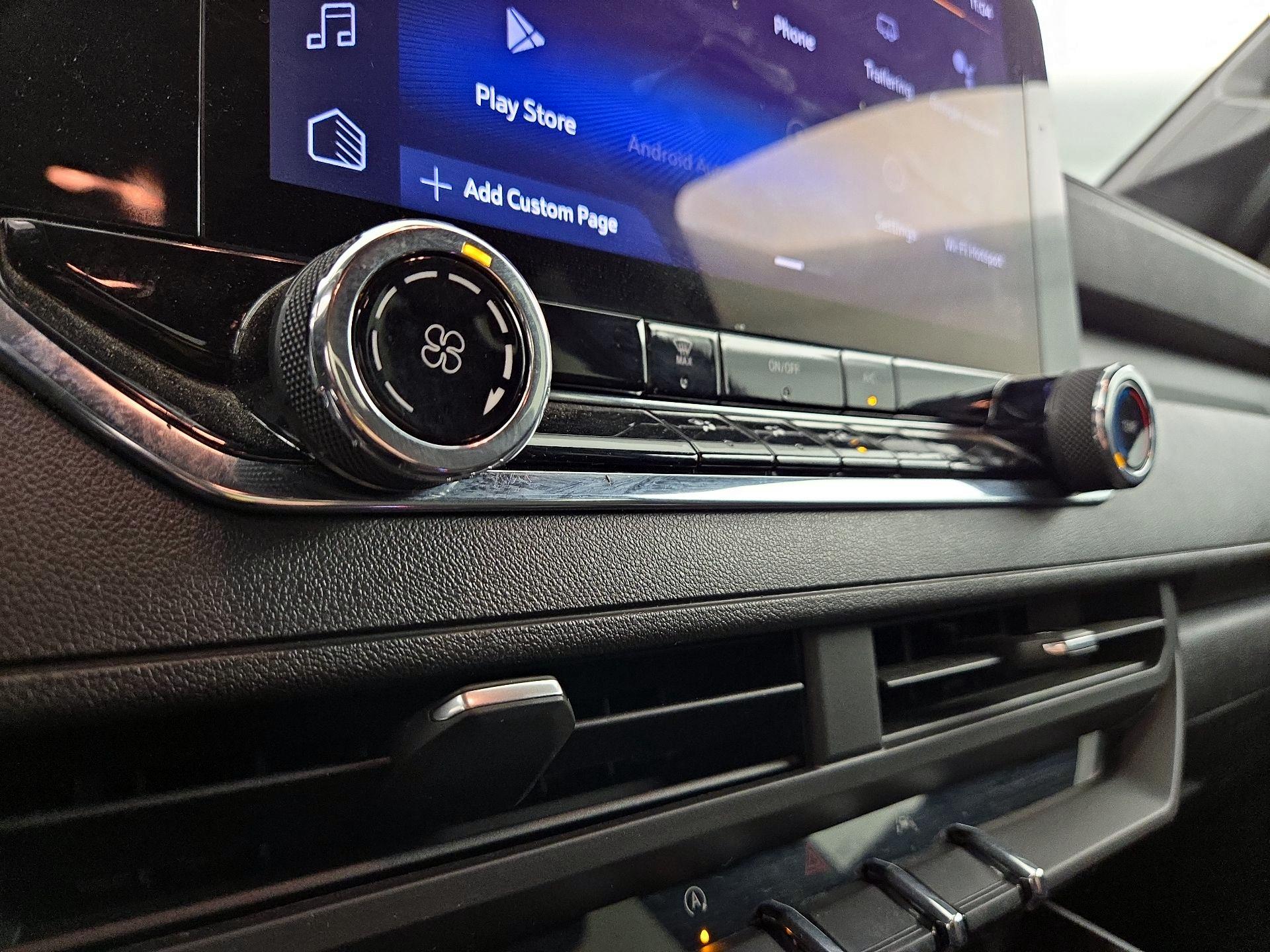 Thumbnail: 2023 Chevrolet Colorado - 16