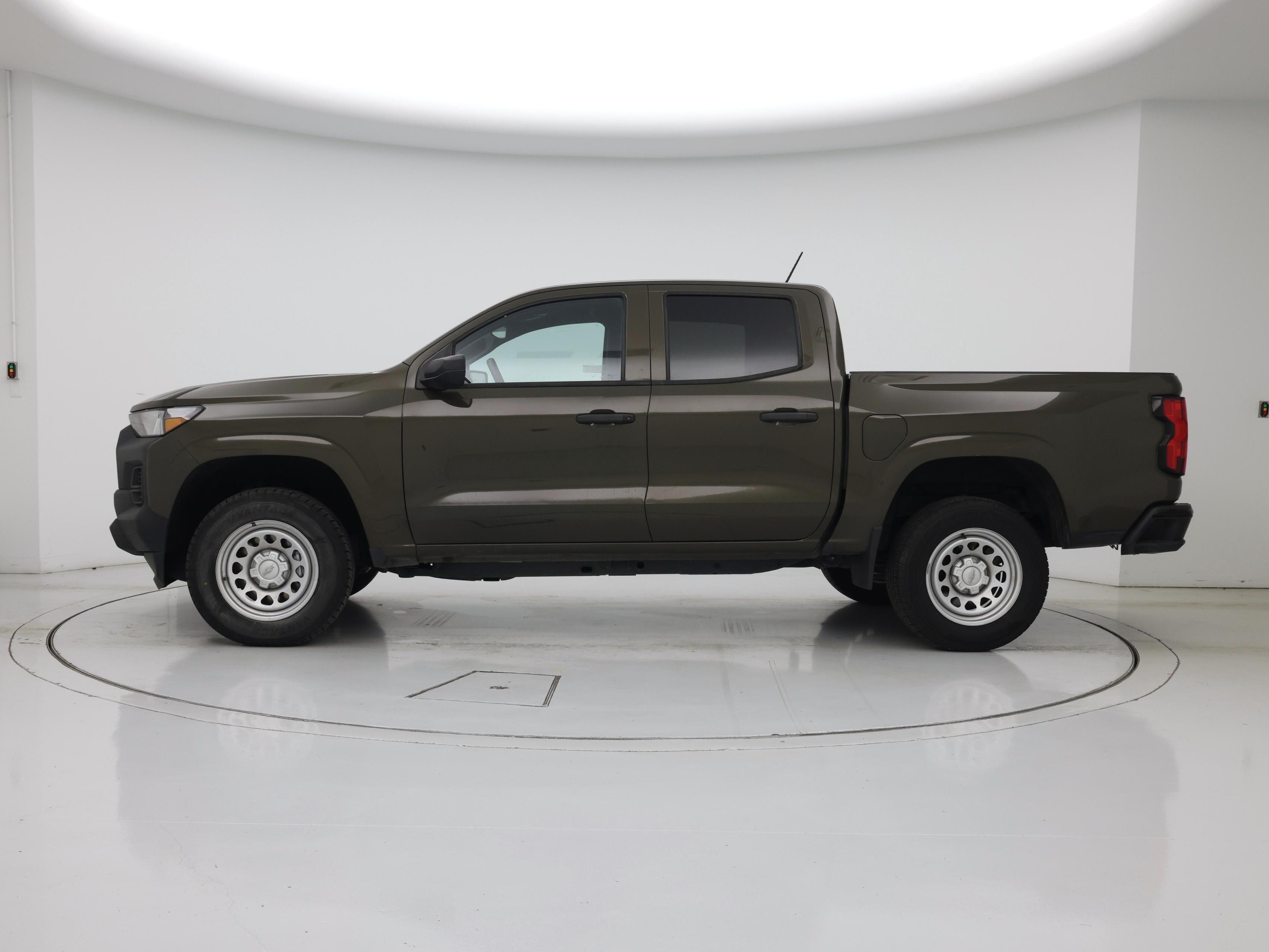 Thumbnail: 2023 Chevrolet Colorado - 3
