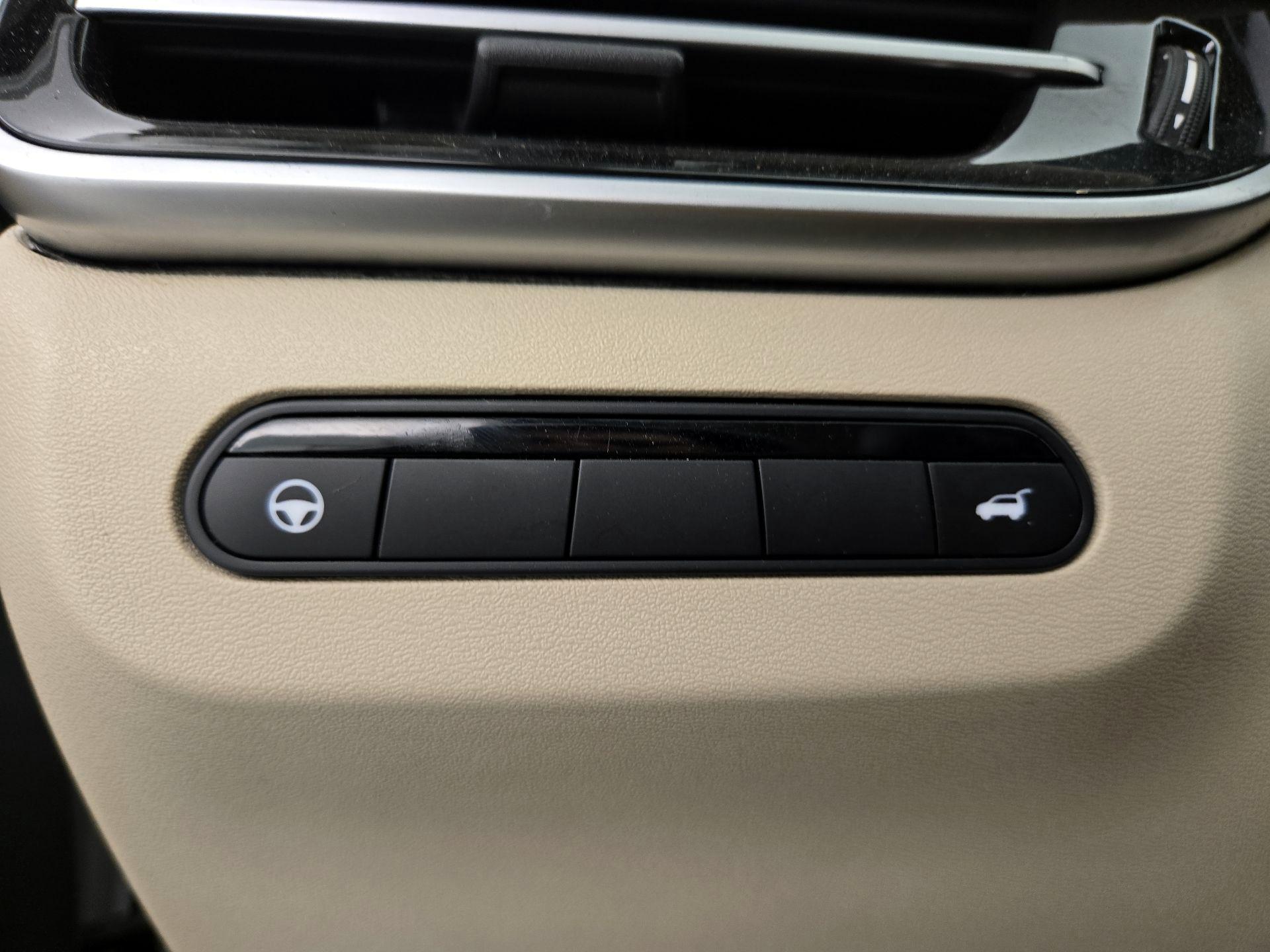 Thumbnail: 2023 INFINITI QX60 - 13