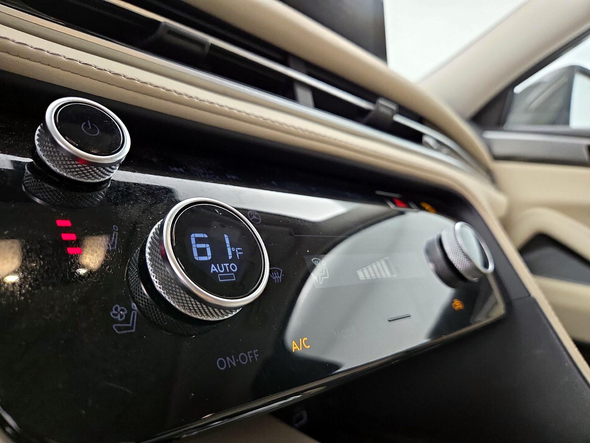 Thumbnail: 2023 INFINITI QX60 - 16