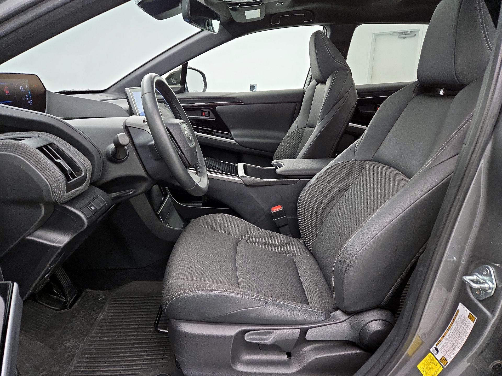 Thumbnail: 2023 Toyota bZ4X - 11