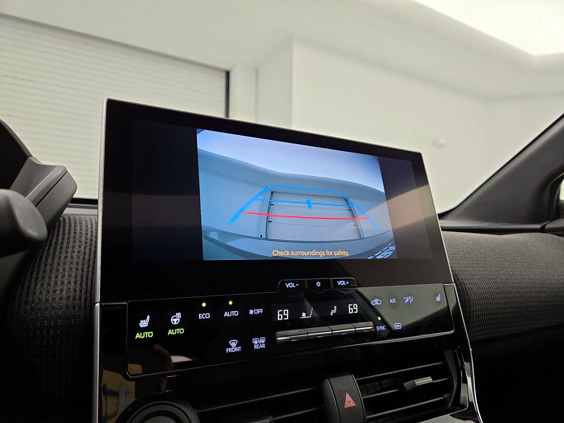 Thumbnail: 2023 Toyota bZ4X - 15