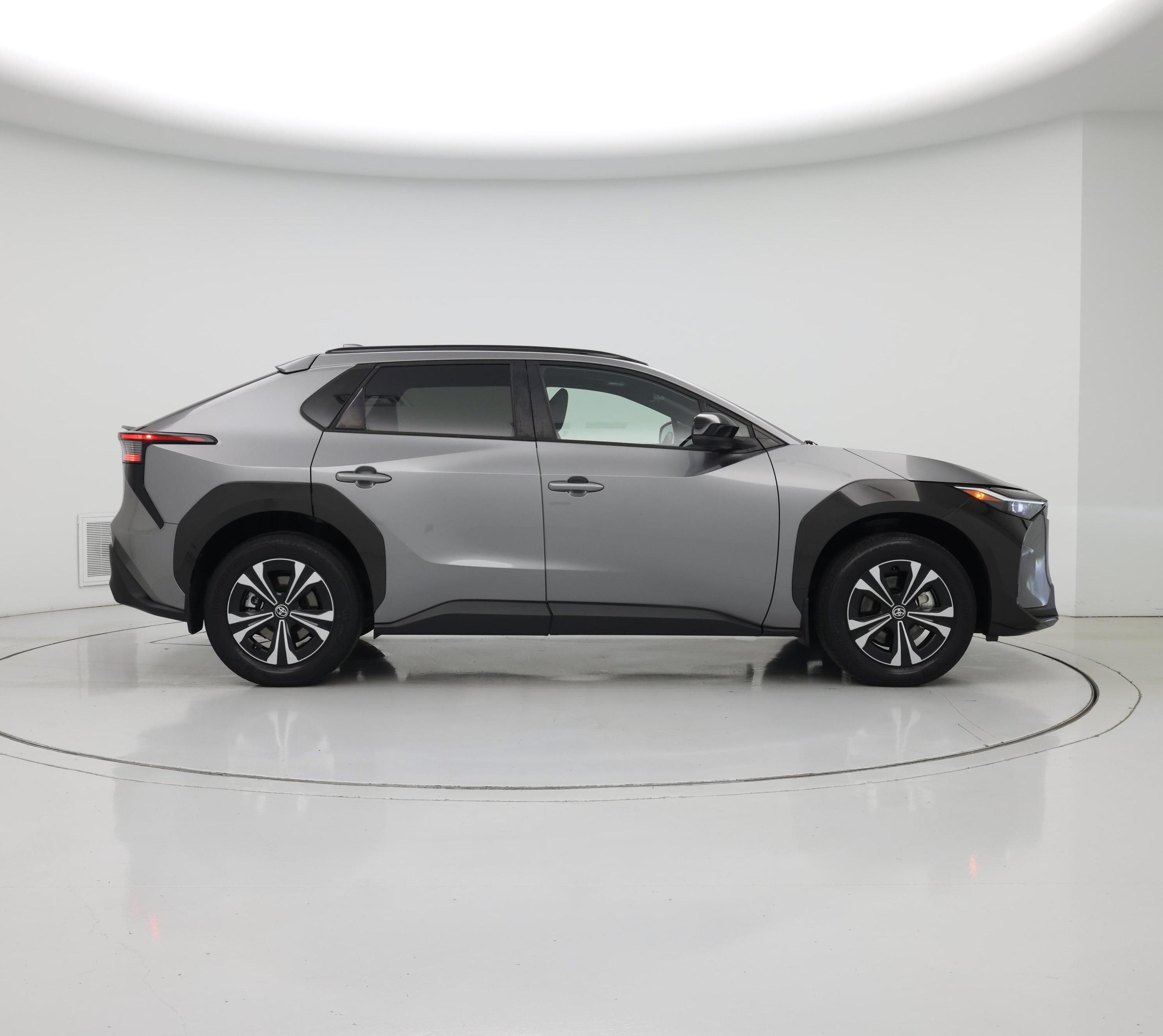 Thumbnail: 2023 Toyota bZ4X - 7