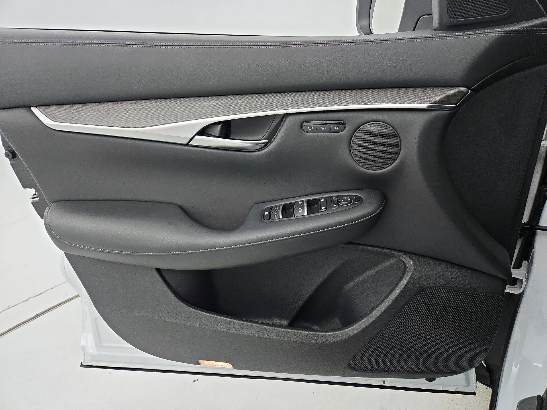 Thumbnail: 2023 INFINITI QX50 - 12