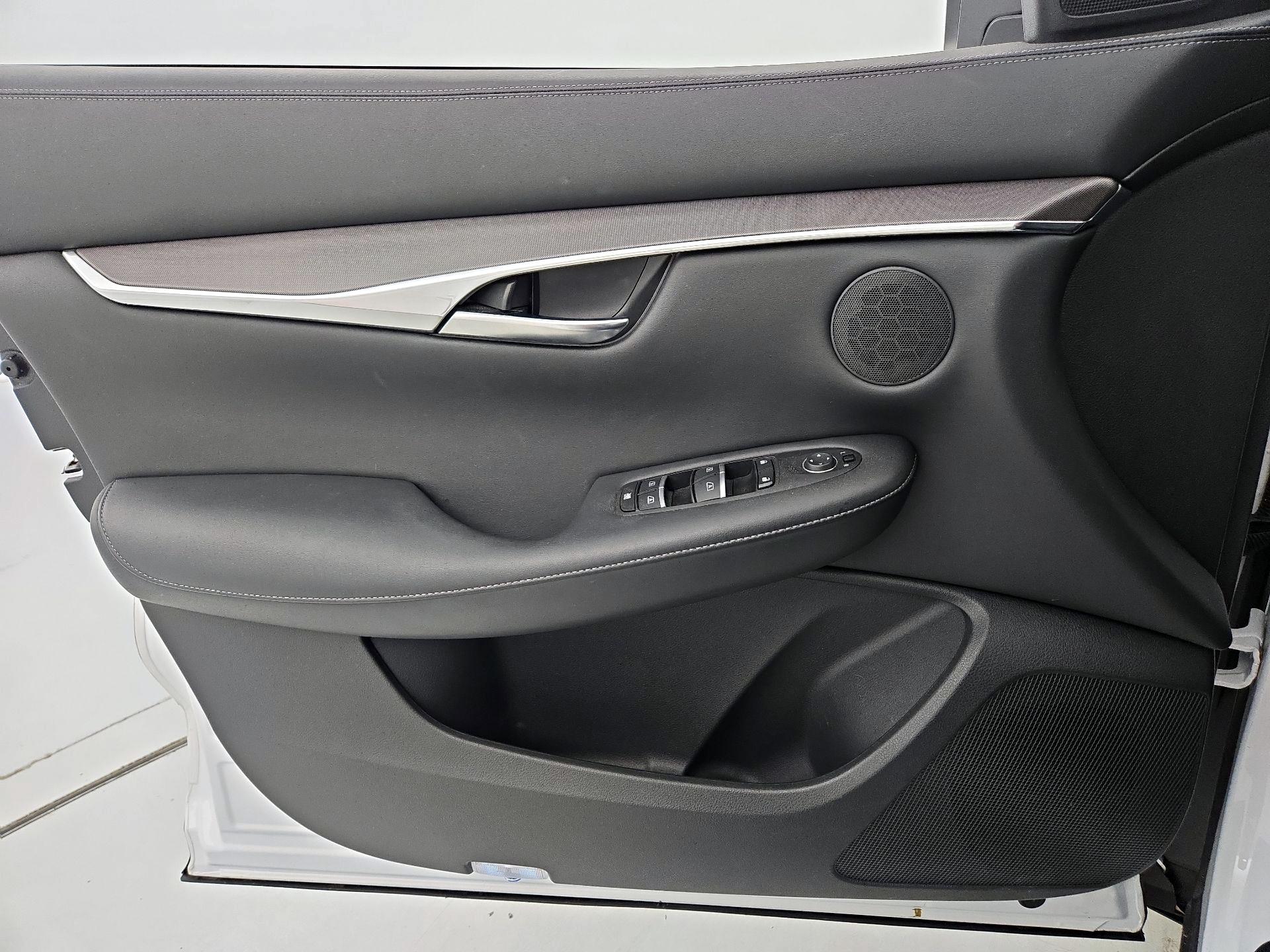 Thumbnail: 2023 INFINITI QX50 - 12