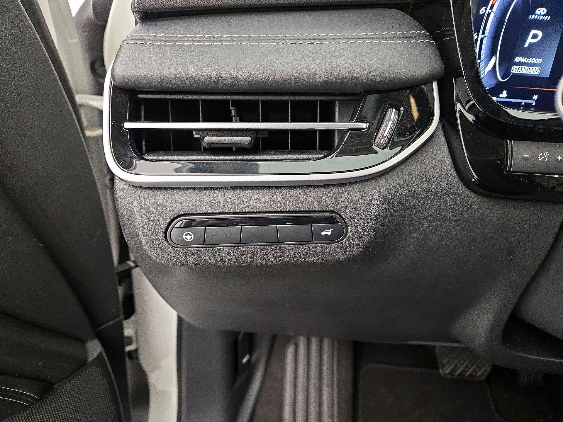 Thumbnail: 2022 INFINITI QX60 - 13