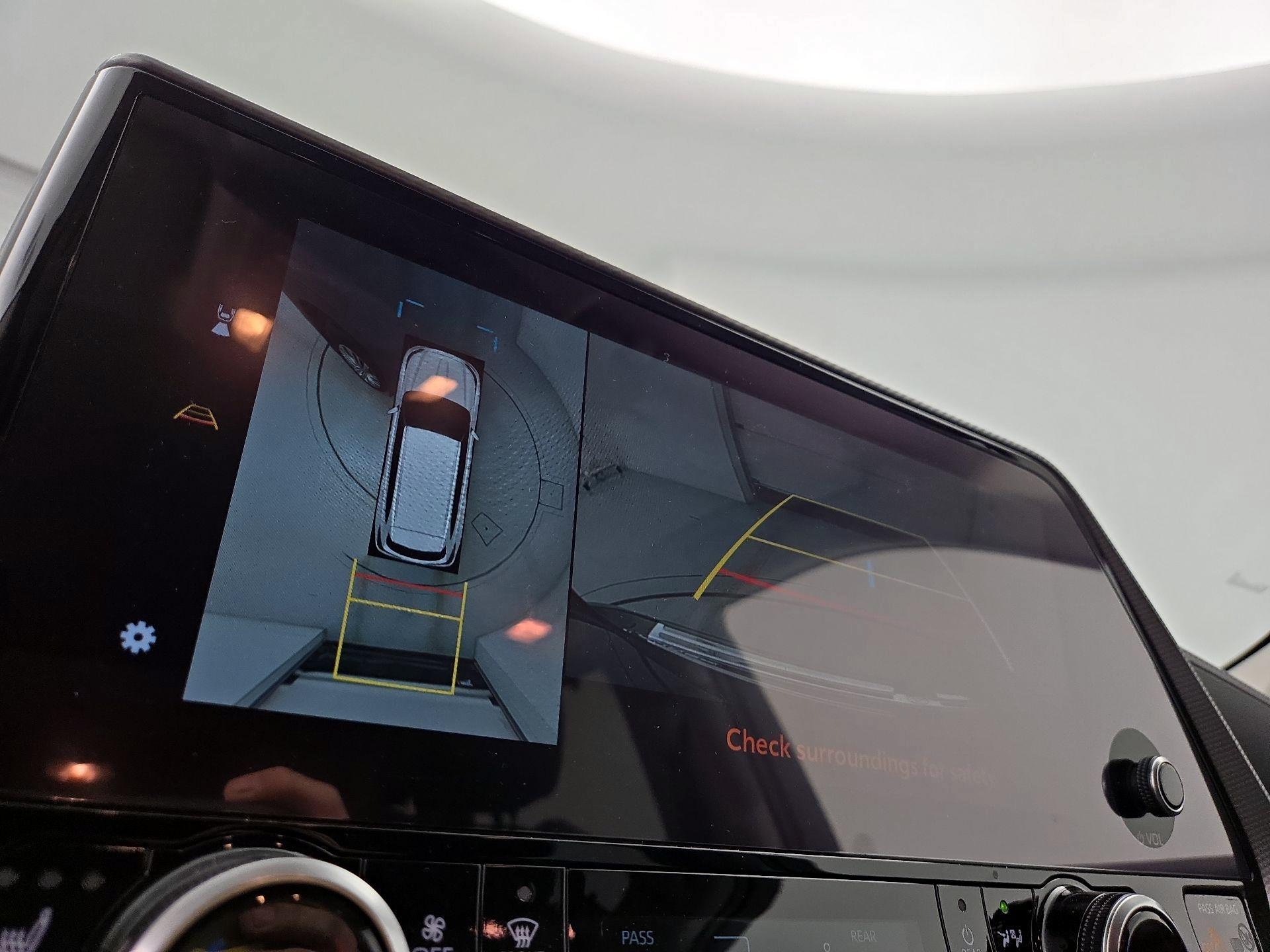 Thumbnail: 2023 Toyota Highlander - 14