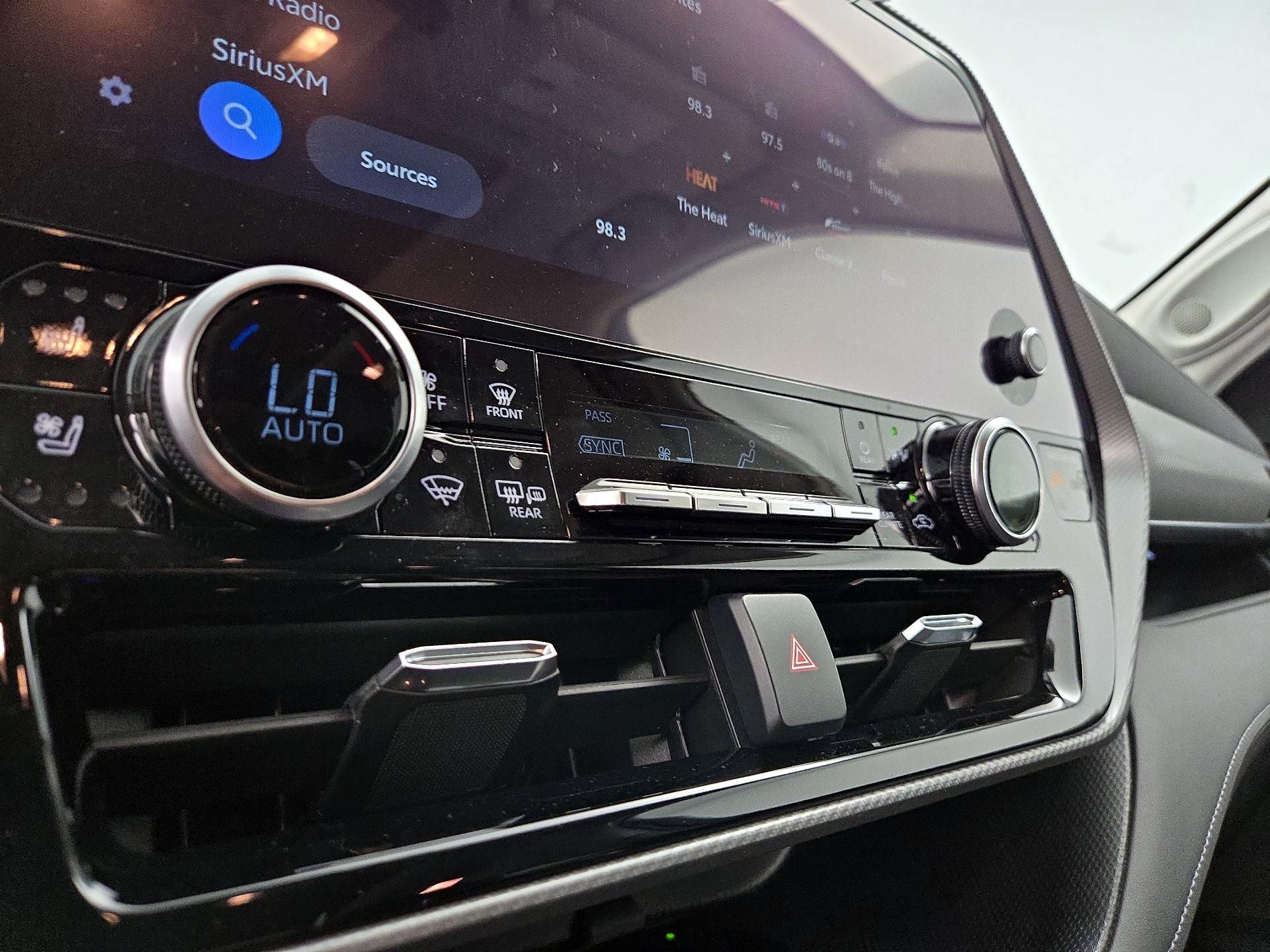 Thumbnail: 2023 Toyota Highlander - 16
