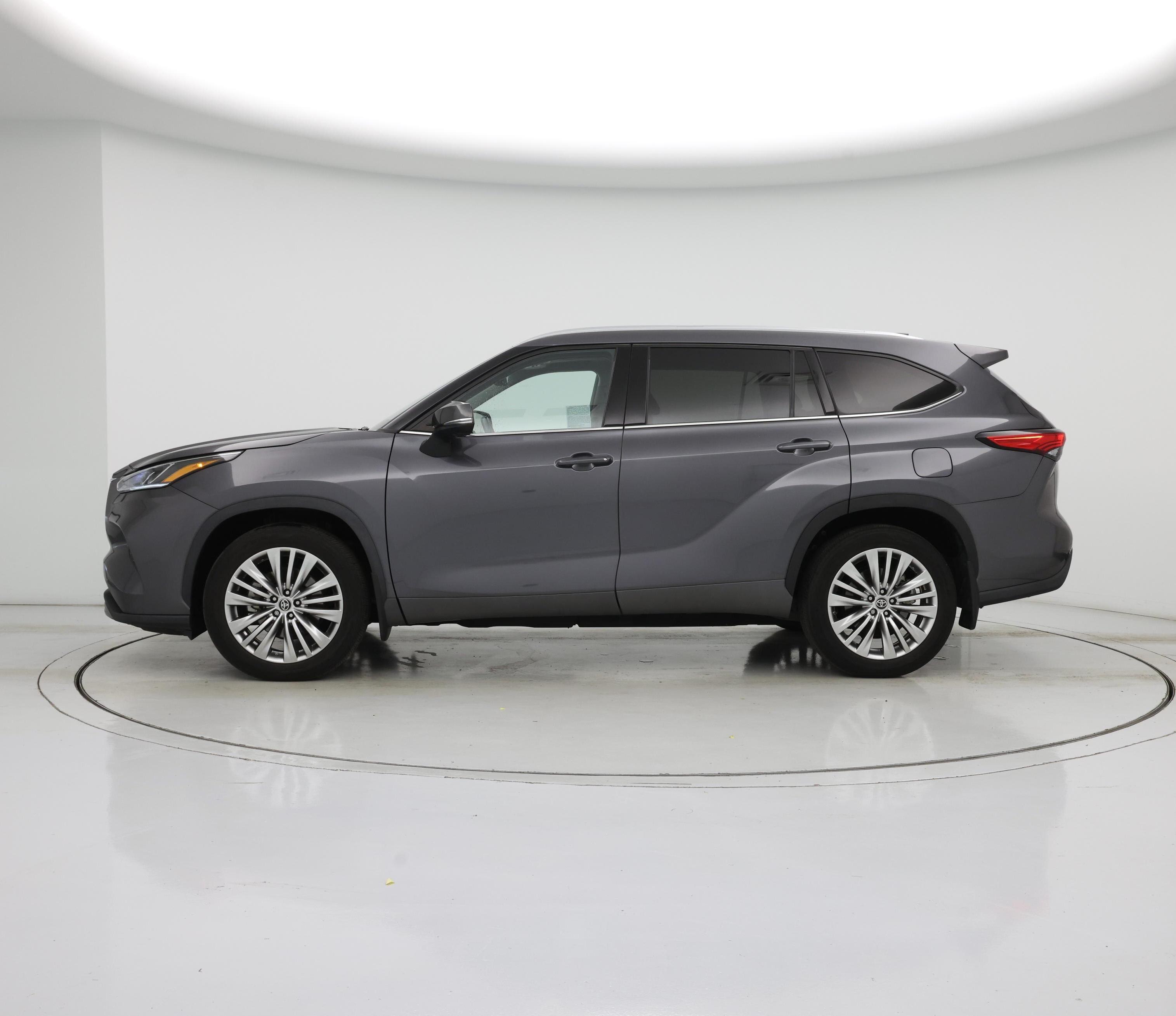 Thumbnail: 2023 Toyota Highlander - 3