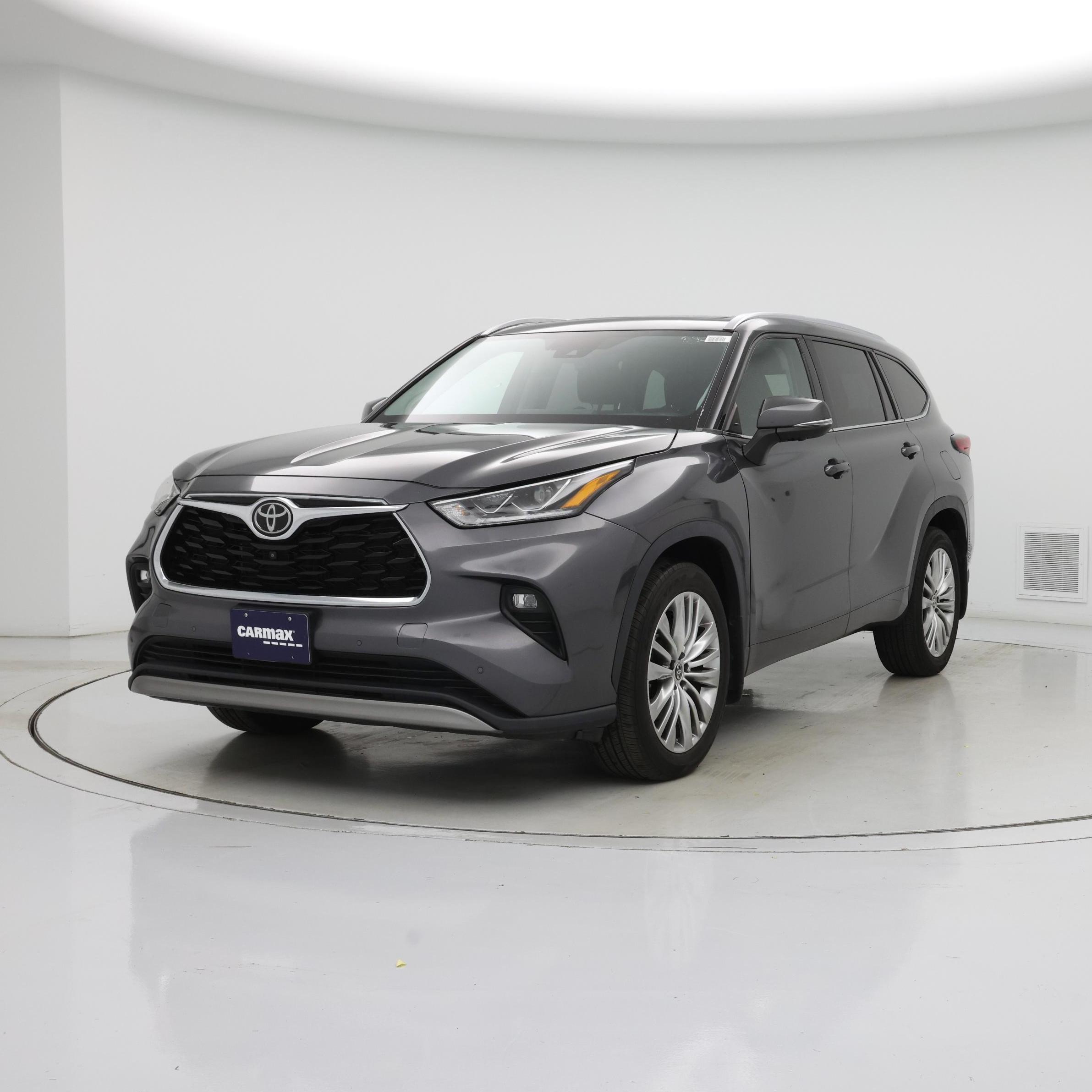 Thumbnail: 2023 Toyota Highlander - 4