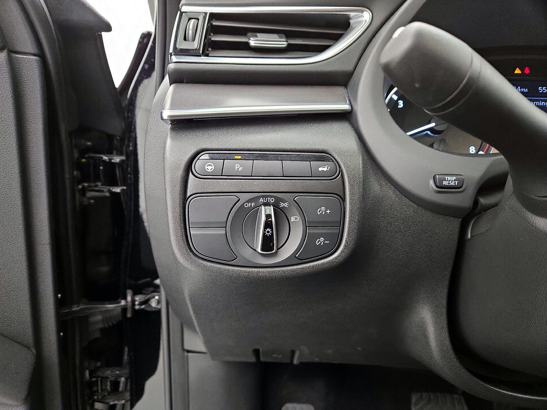 Thumbnail: 2023 INFINITI QX50 - 13