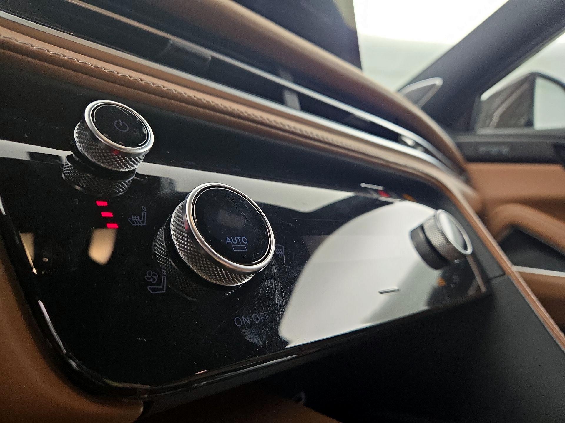 Thumbnail: 2022 INFINITI QX60 - 16