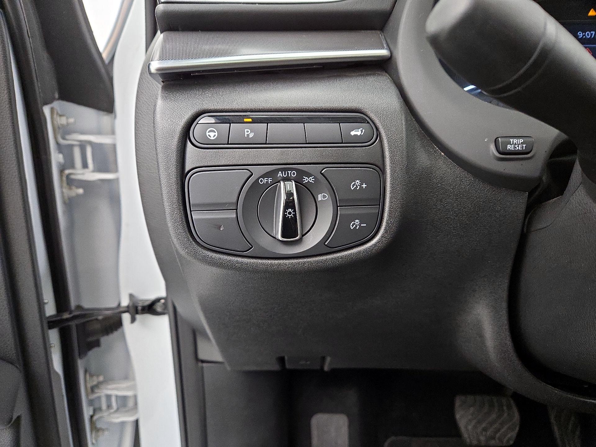 Thumbnail: 2023 INFINITI QX50 - 13