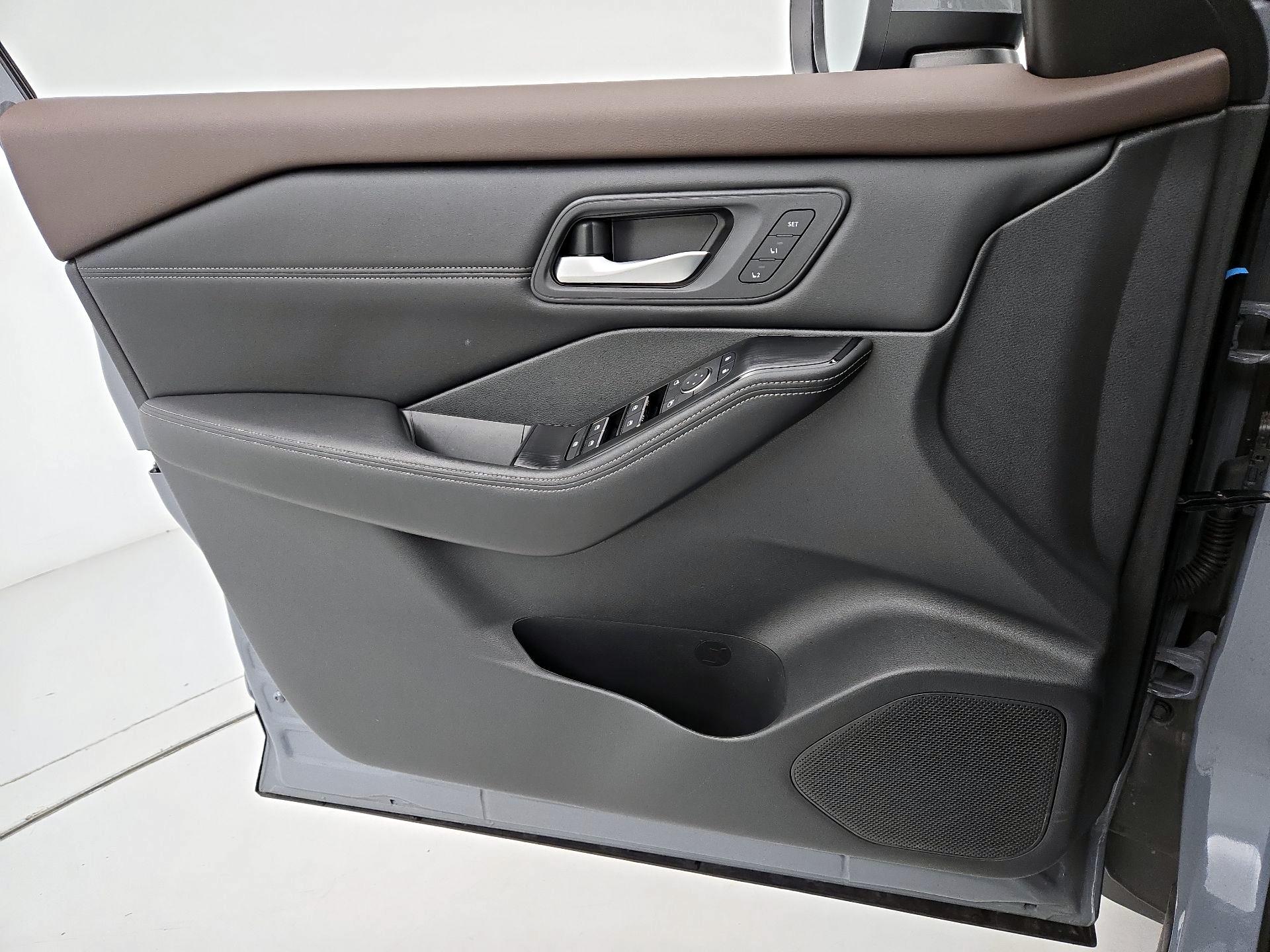 Thumbnail: 2023 Nissan Rogue - 12