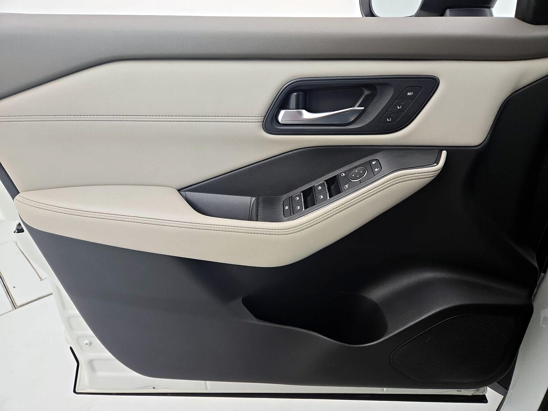 Thumbnail: 2023 Nissan Rogue - 12