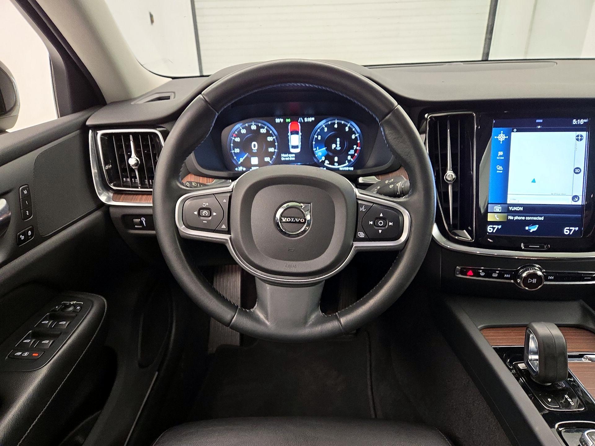 Thumbnail: 2022 Volvo S60 - 10