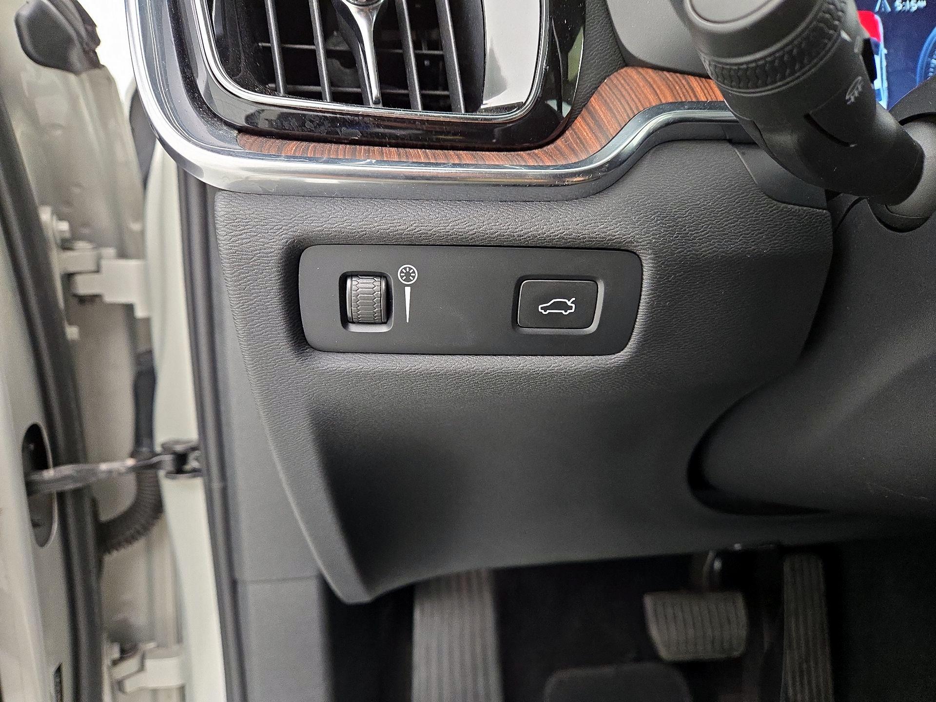 Thumbnail: 2022 Volvo S60 - 13