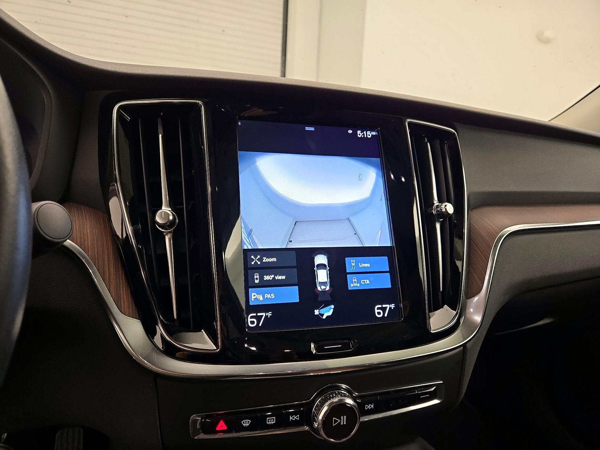 Thumbnail: 2022 Volvo S60 - 15