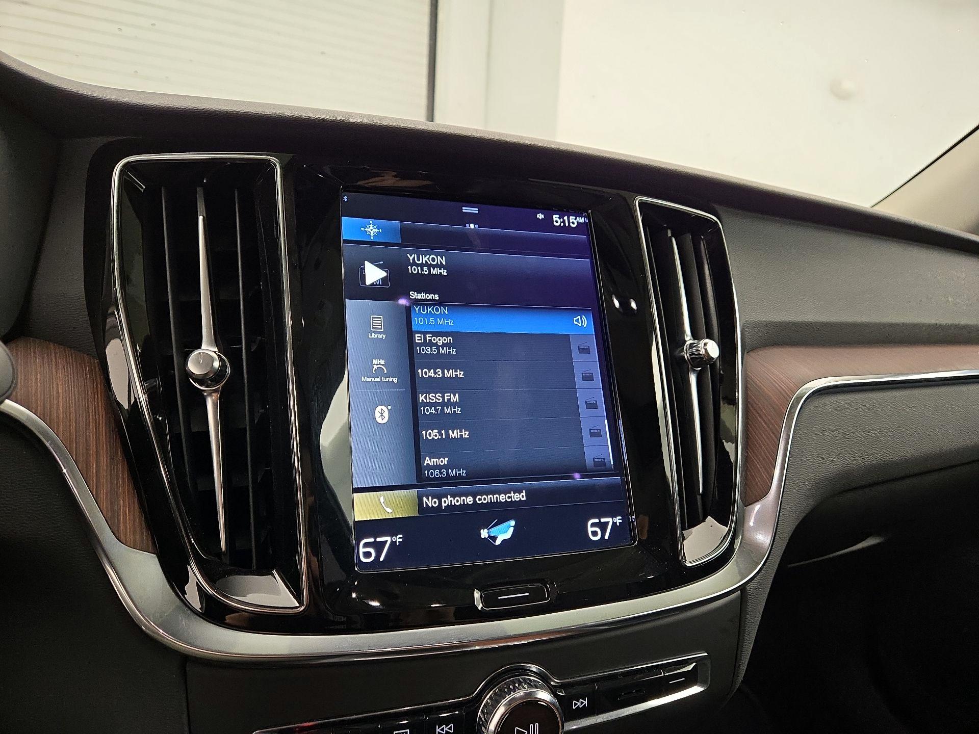 Thumbnail: 2022 Volvo S60 - 16