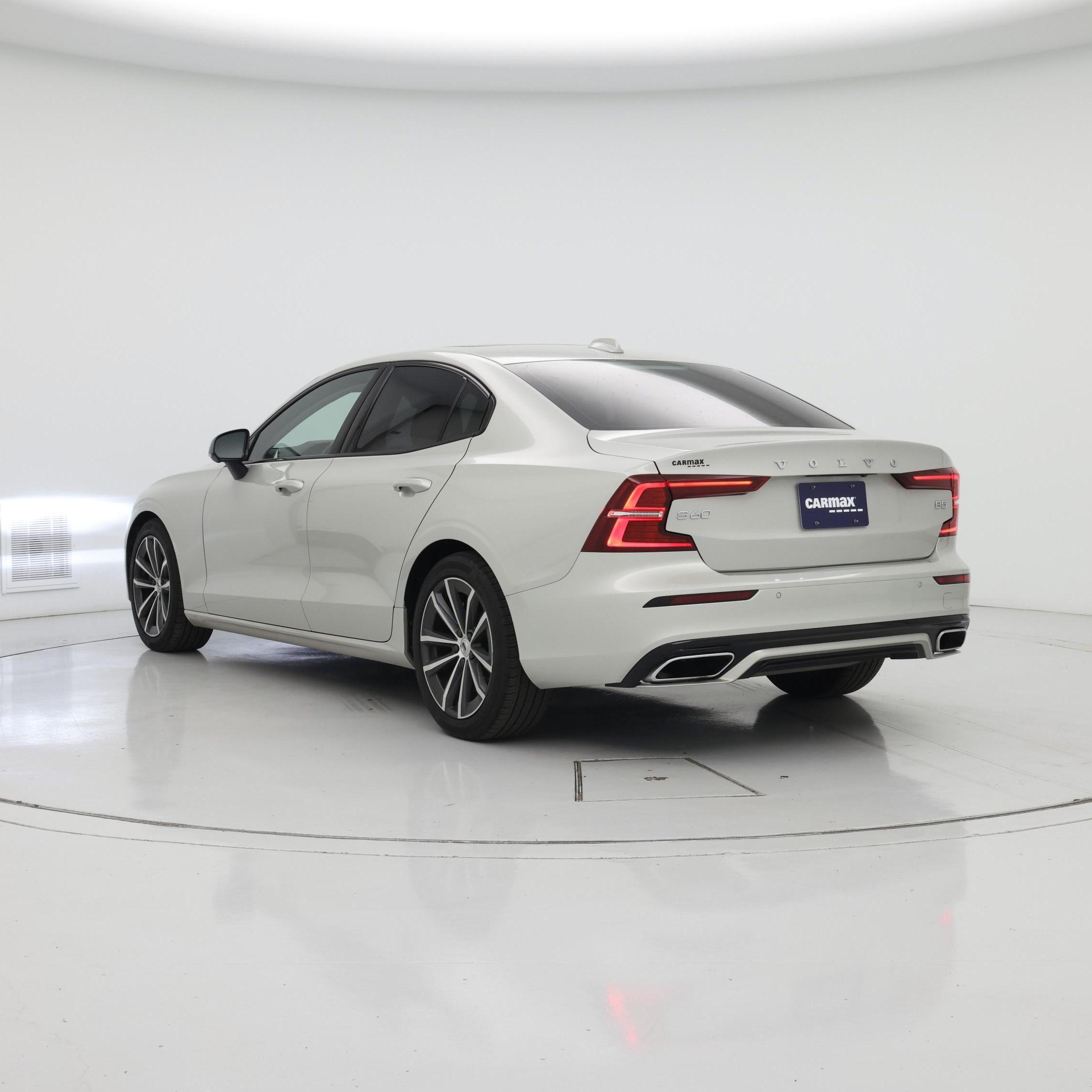 Thumbnail: 2022 Volvo S60 - 2