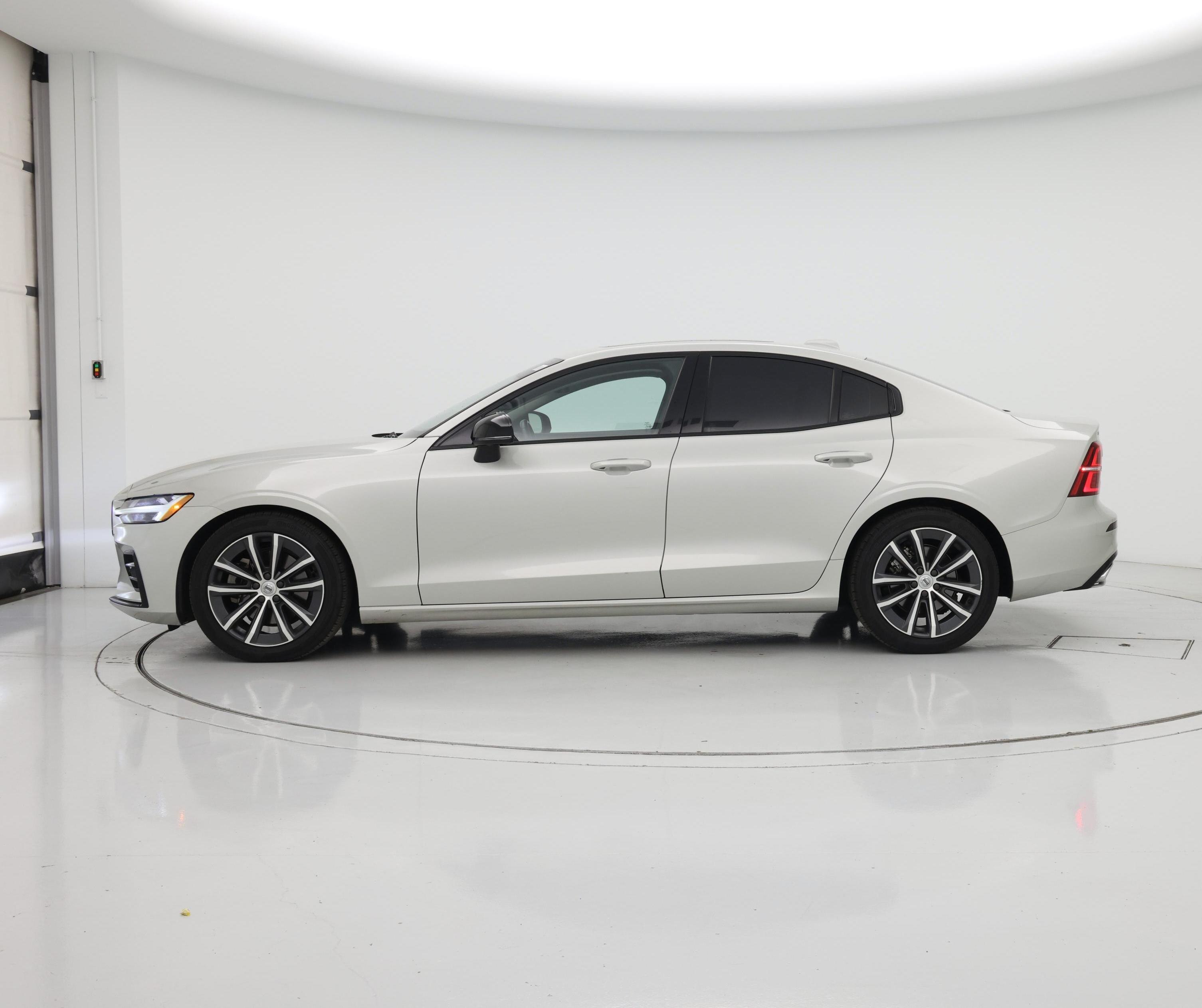 Thumbnail: 2022 Volvo S60 - 3