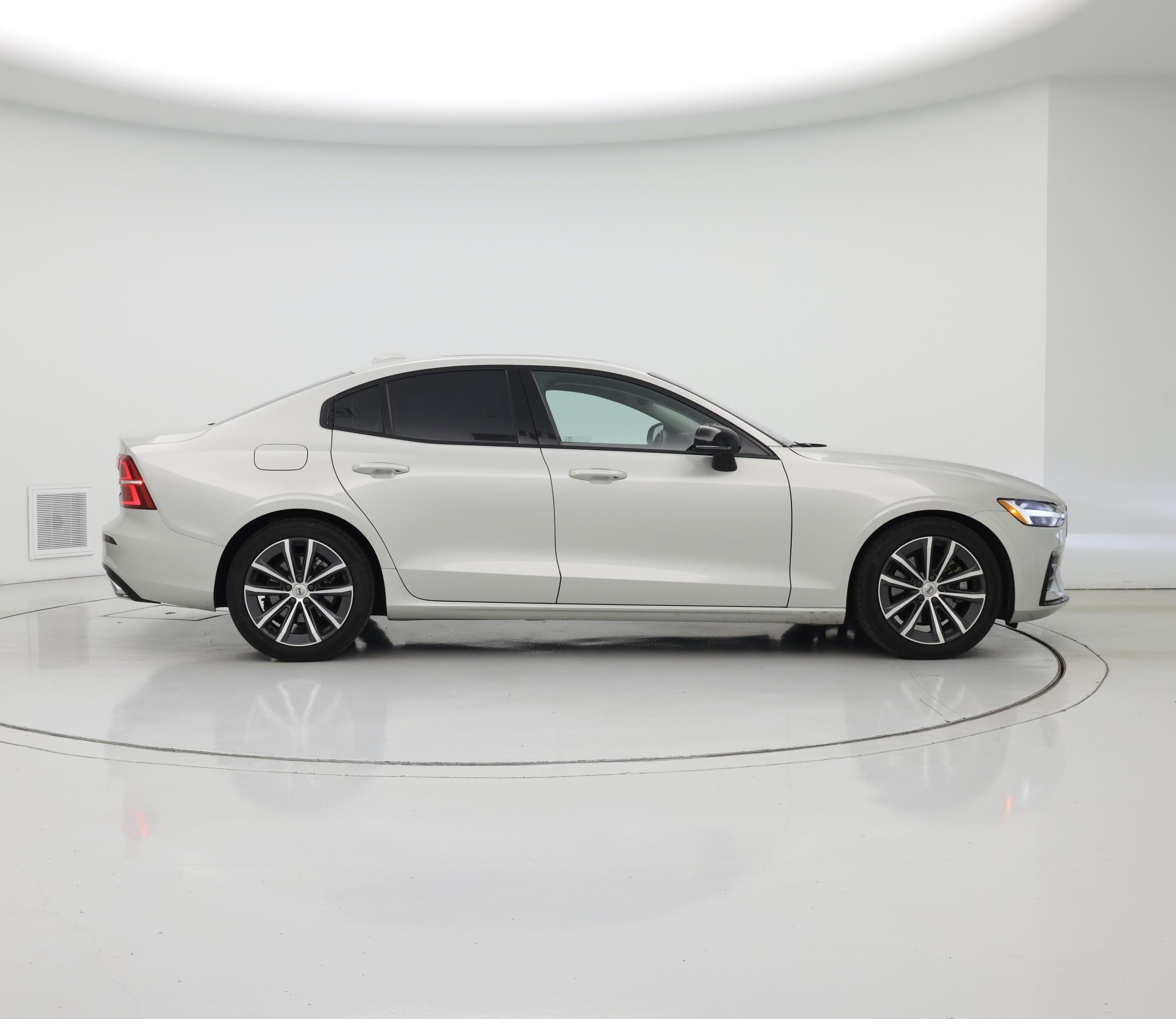 Thumbnail: 2022 Volvo S60 - 7